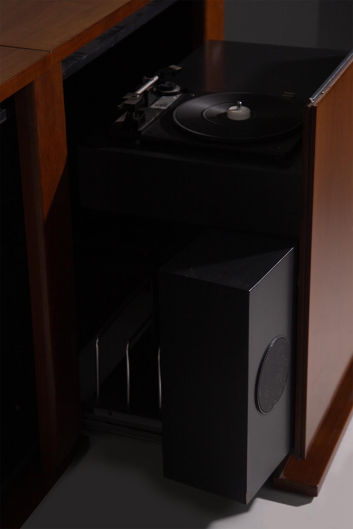 Late 20th Century Wooden sideboard with built-in turntable in vendita