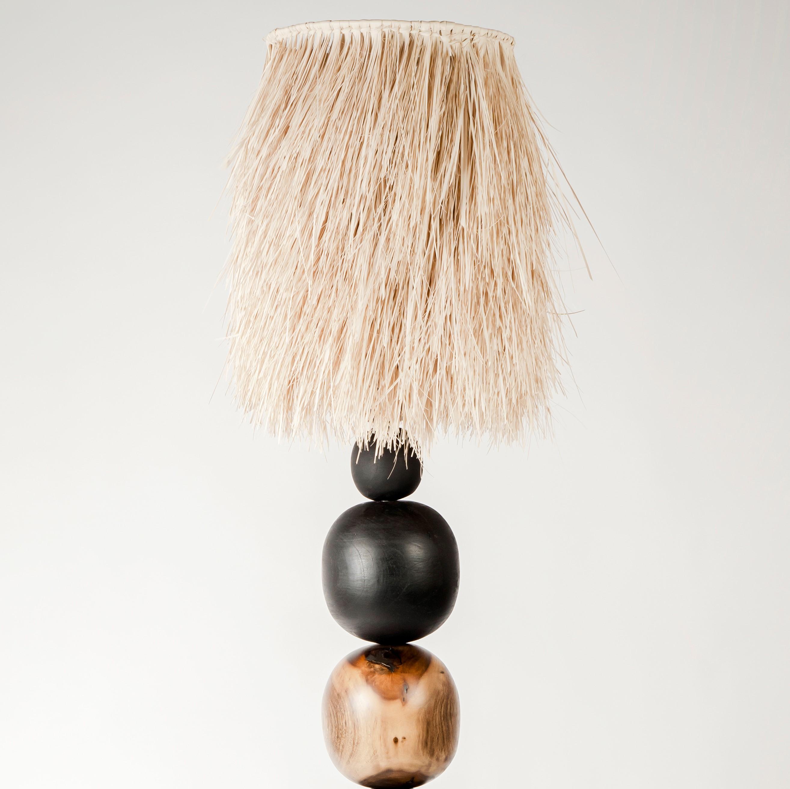 Stehlampe mit Kugeln und Palmenschirm aus Holz von Daniel Orozco (Postmoderne) im Angebot