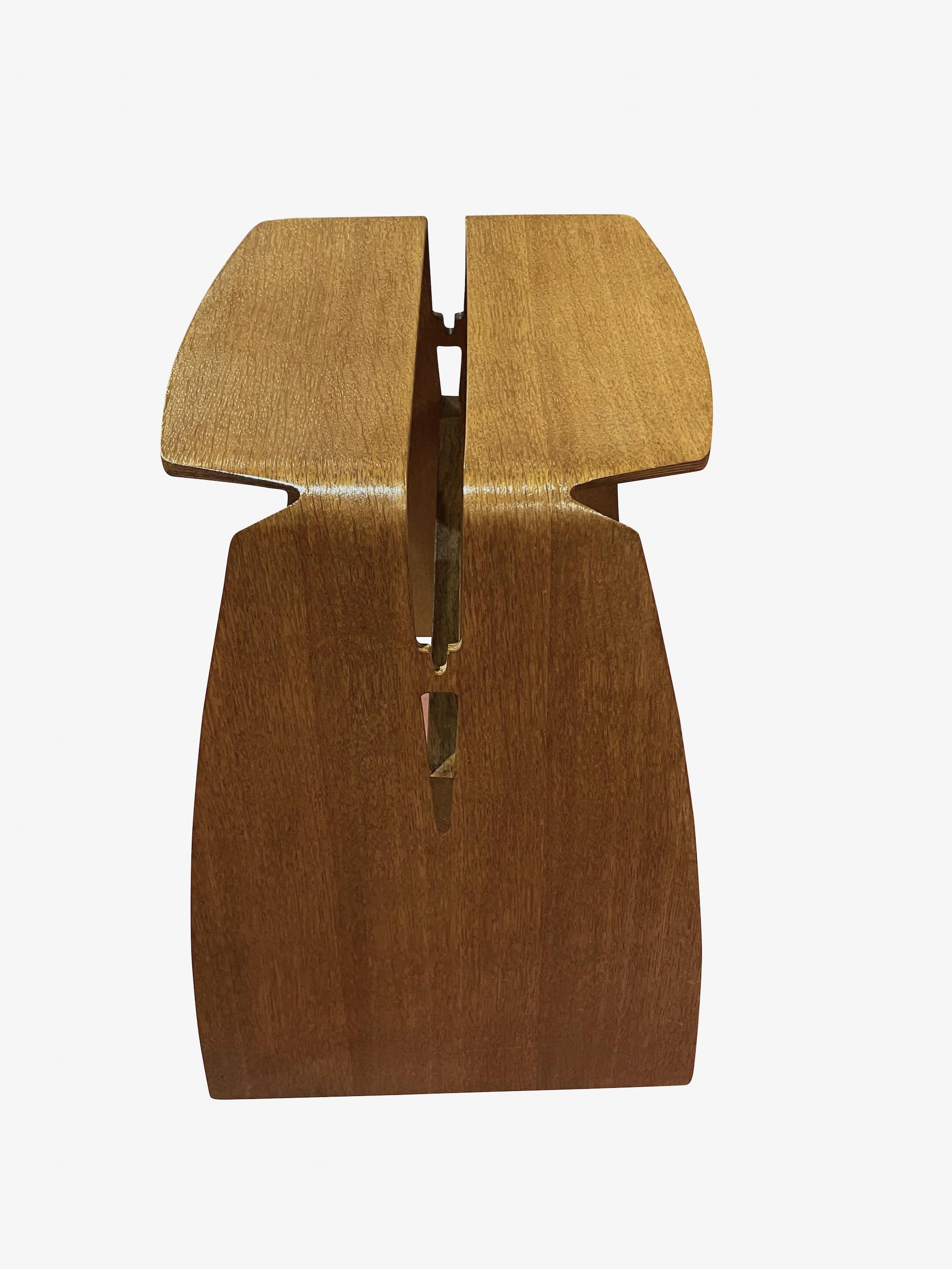 Français Tabouret en bois à deux places. France, milieu du siècle en vente