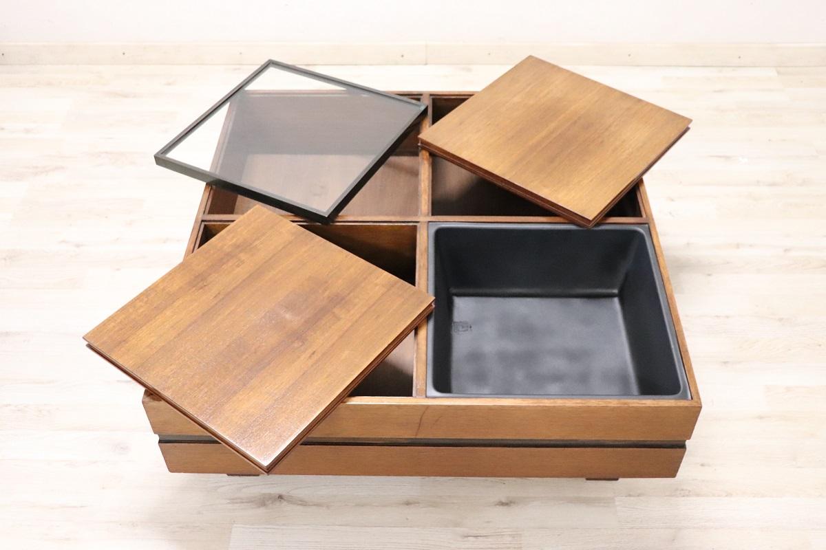 Quadratischer Aufbewahrungs-Couchtisch aus Holz Carlo Hauner für Forma, Italien 1960er Jahre (Furnier) im Angebot
