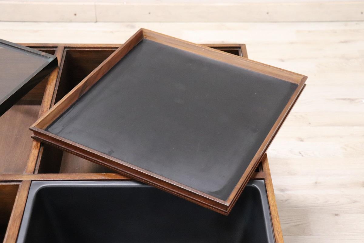 Quadratischer Aufbewahrungs-Couchtisch aus Holz Carlo Hauner für Forma, Italien 1960er Jahre im Zustand „Gut“ im Angebot in Casale Monferrato, IT