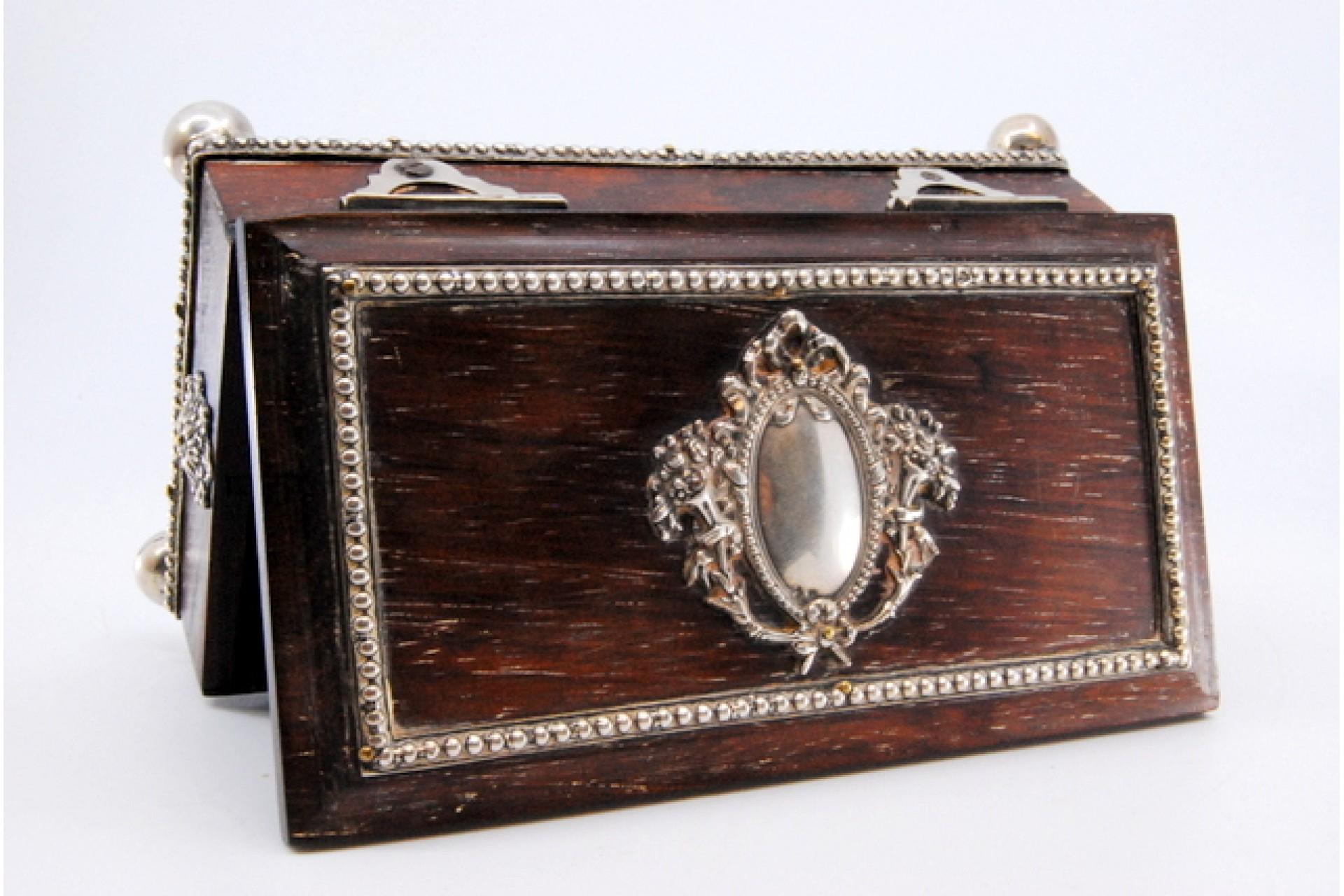 Wooden stamp box with silver applications on the casing and hinged lid For Sale 3