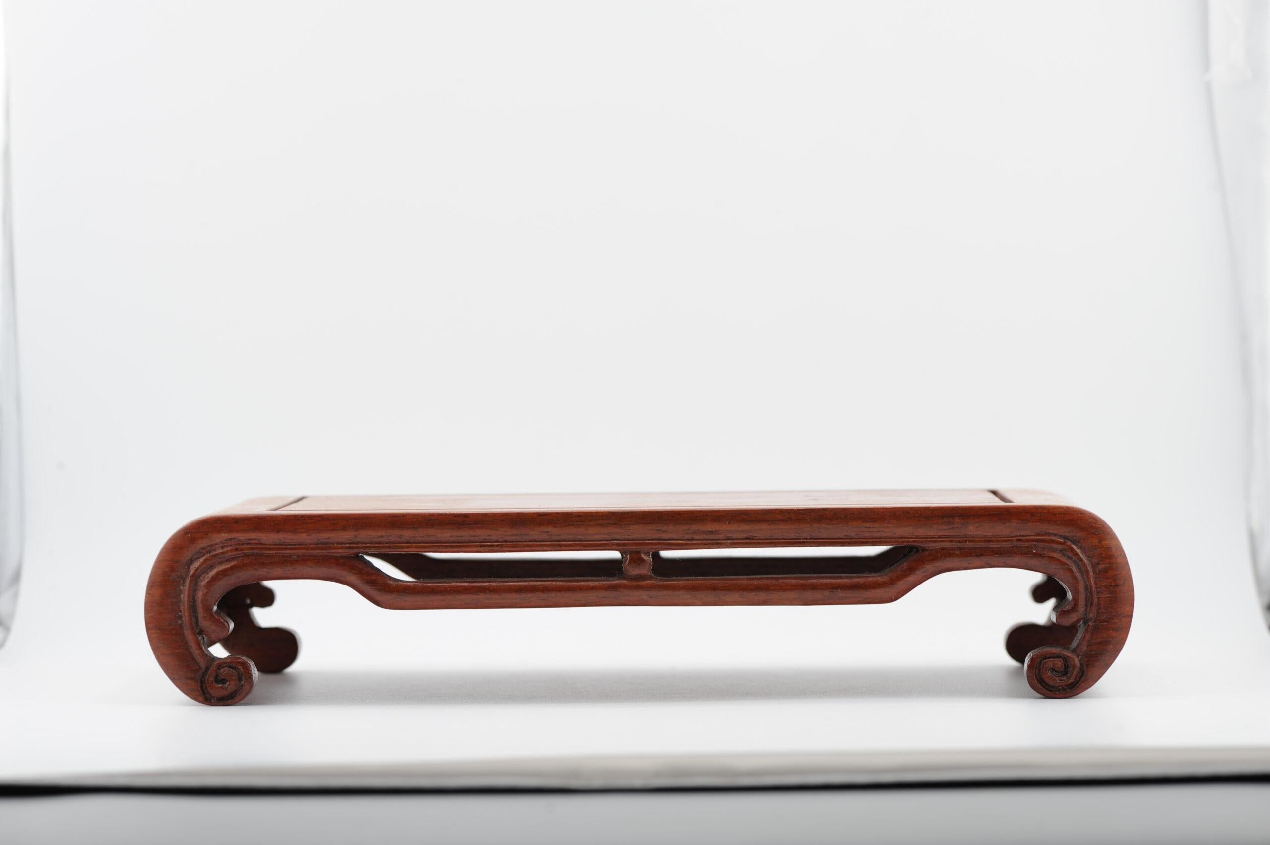 Chinois Stand en bois pour porcelaine chinoise ou japonaise Antique, 19/20e siècle en vente