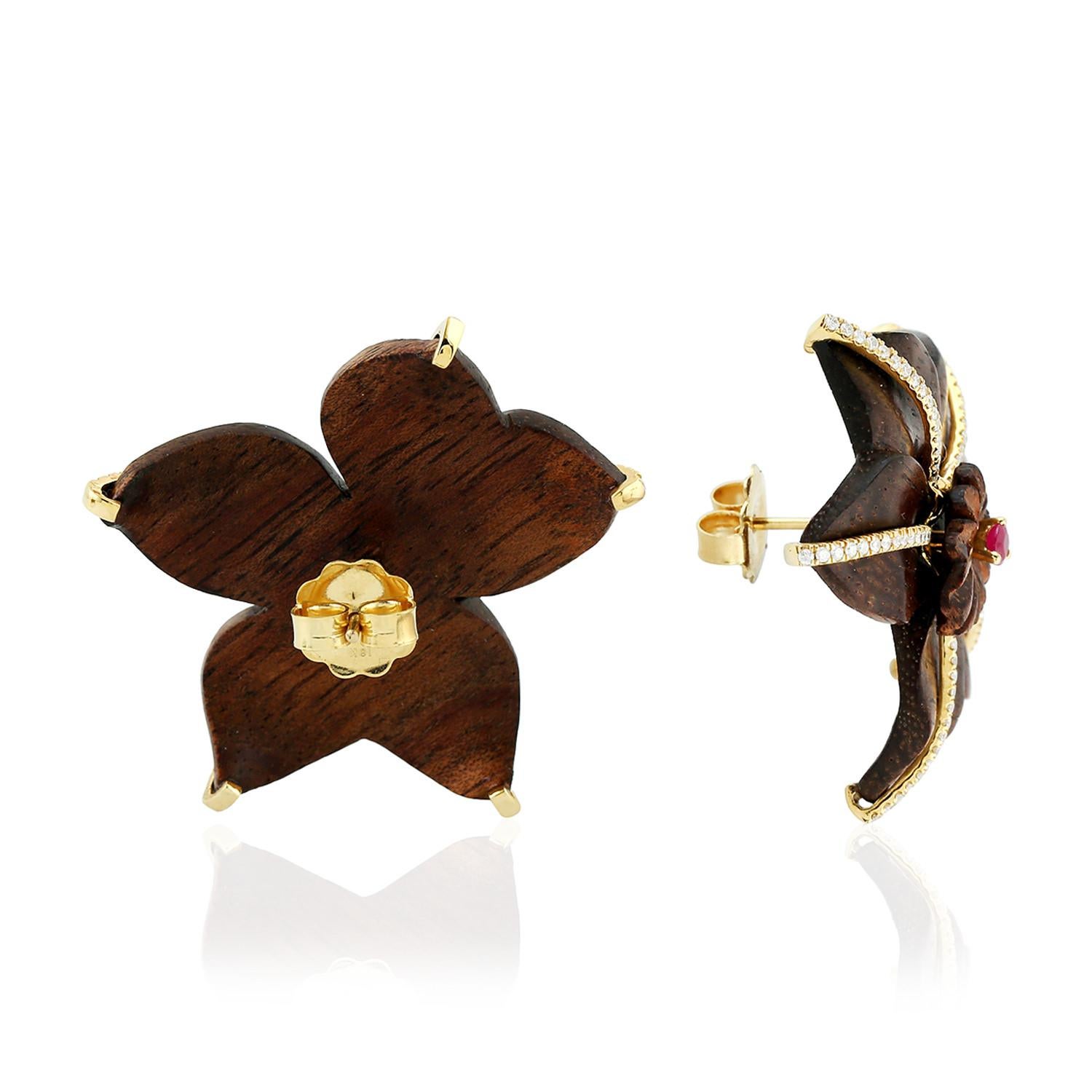 Art Deco Wooden Starfish Shaped Studs With Ruby & Diamonds Made In 18k Gold For Sale
