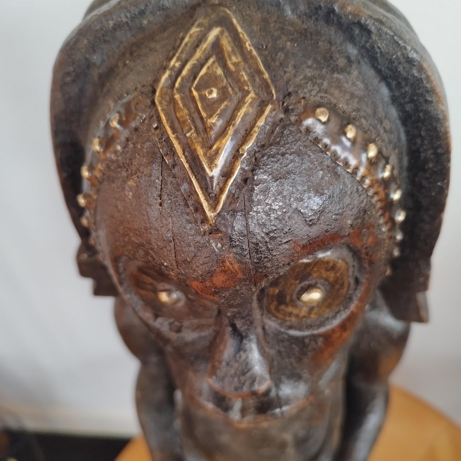 Wooden statue of a warrior For Sale 3