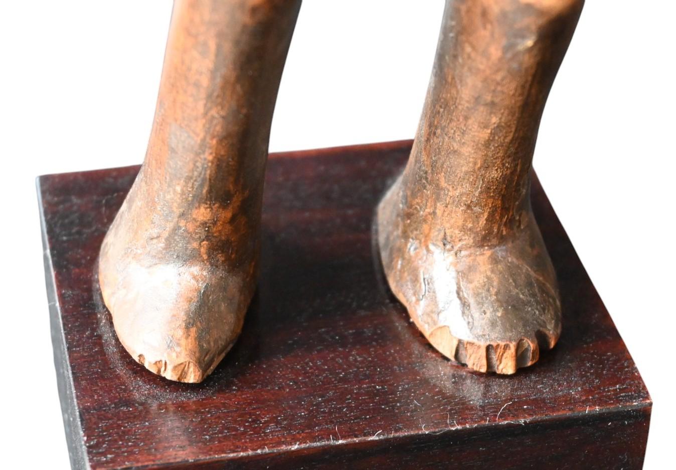Holzstatue des Suku-Stammes - Kongo - Anfang des 20. Jahrhunderts im Angebot 5