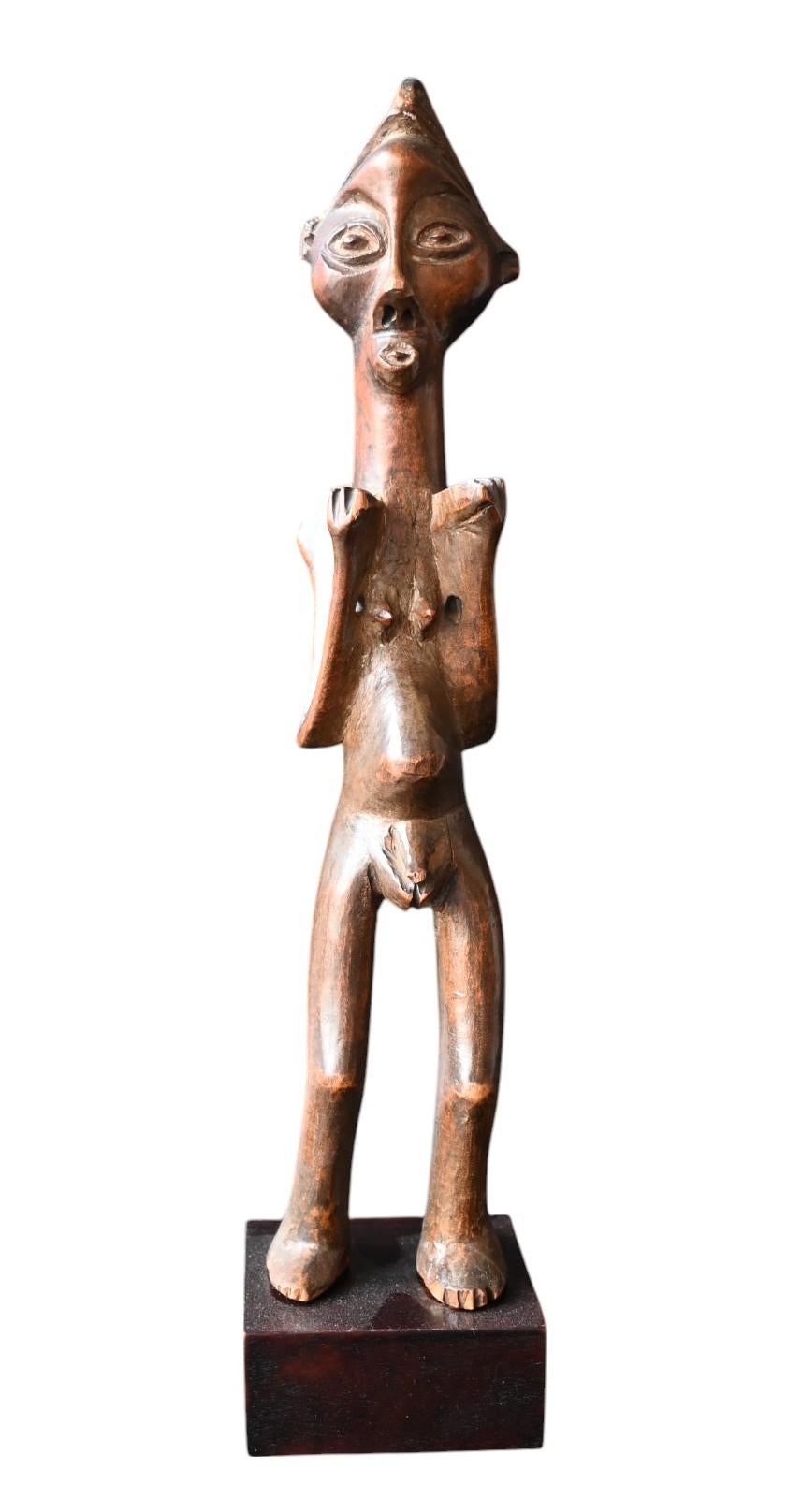 Holzstatue des Suku-Stammes - Kongo - Anfang des 20. Jahrhunderts (Stammeskunst) im Angebot