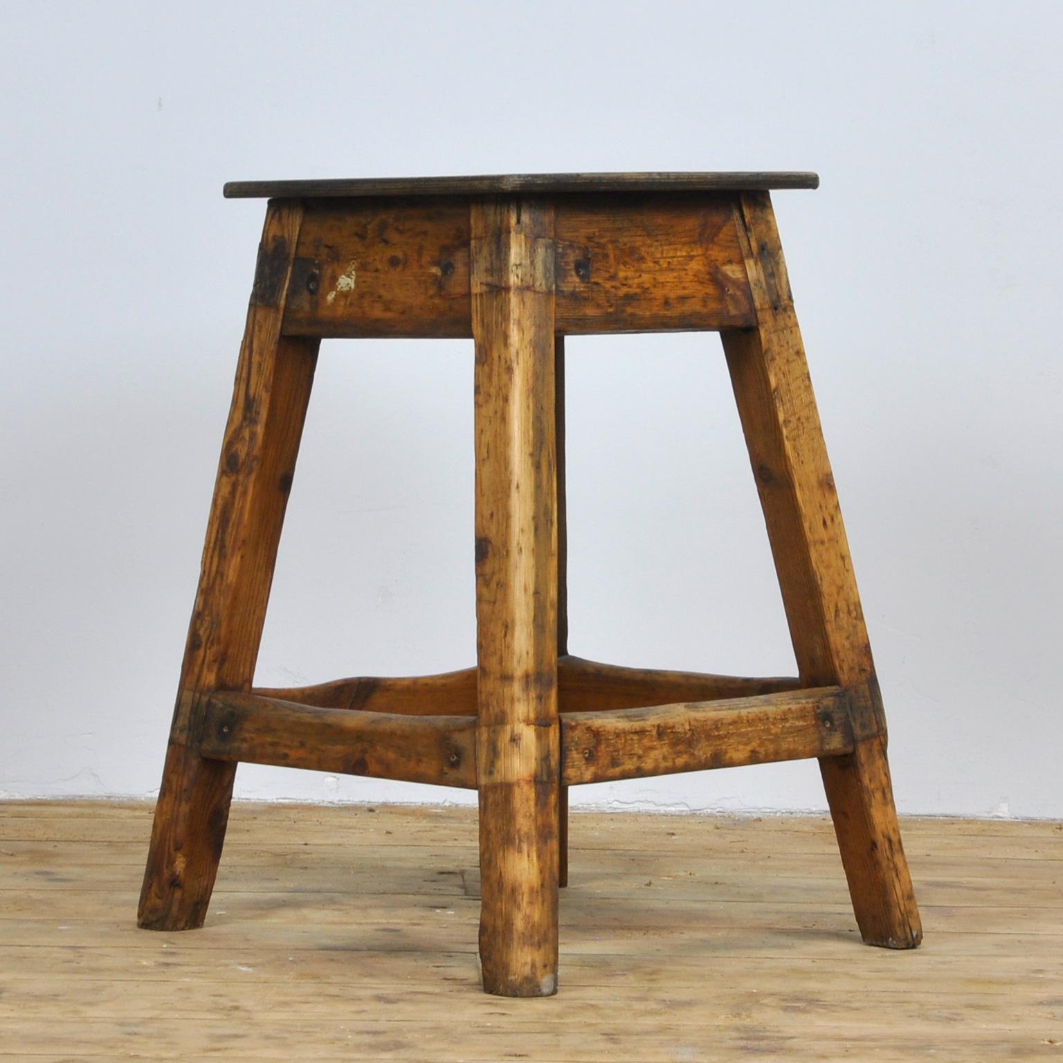 Wooden Stool, 1930s In Good Condition In Amsterdam, Noord Holland
