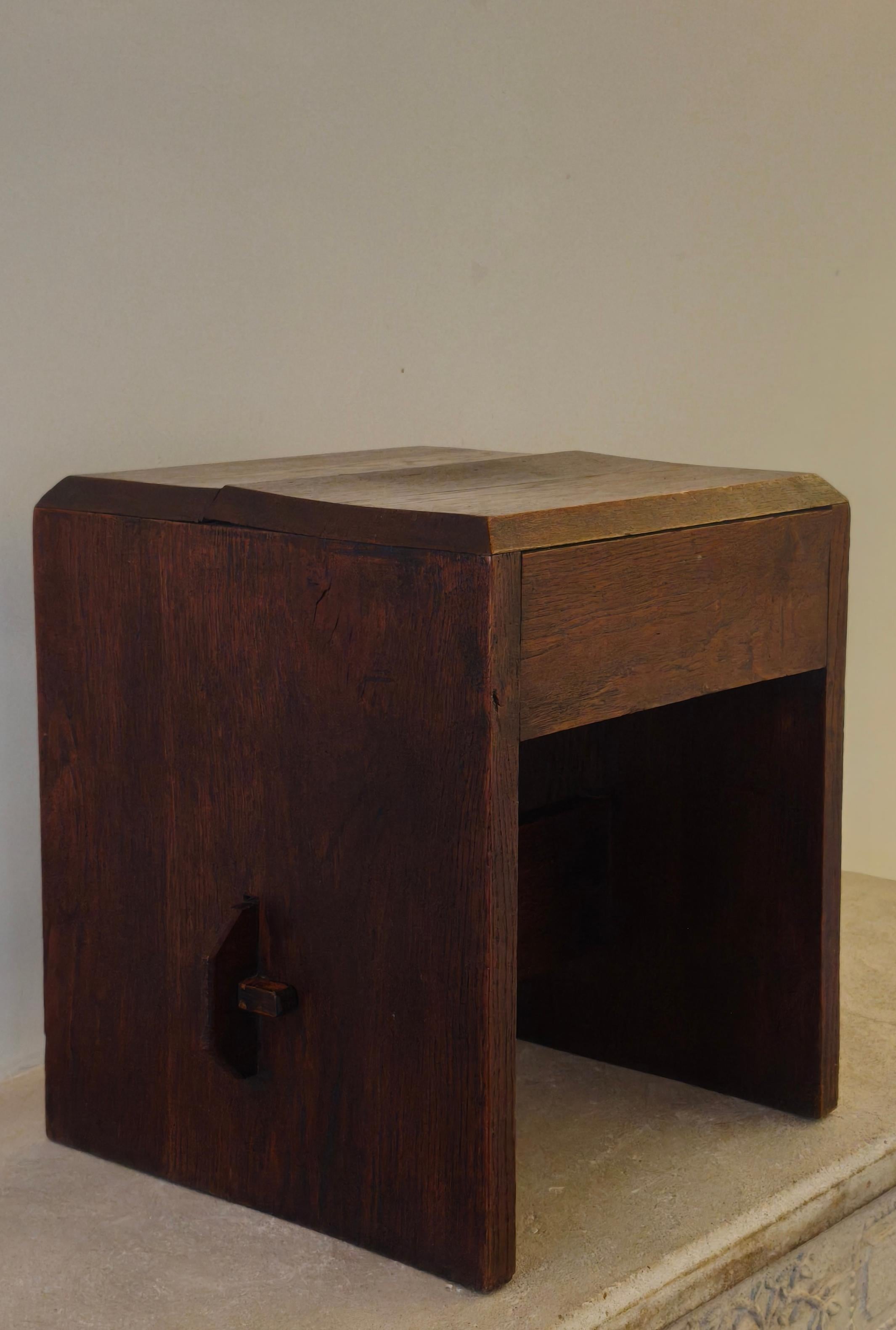 Holzhocker, Kunsthandwerk, Jugendstil, 1910er Jahre im Zustand „Relativ gut“ im Angebot in Paris, FR