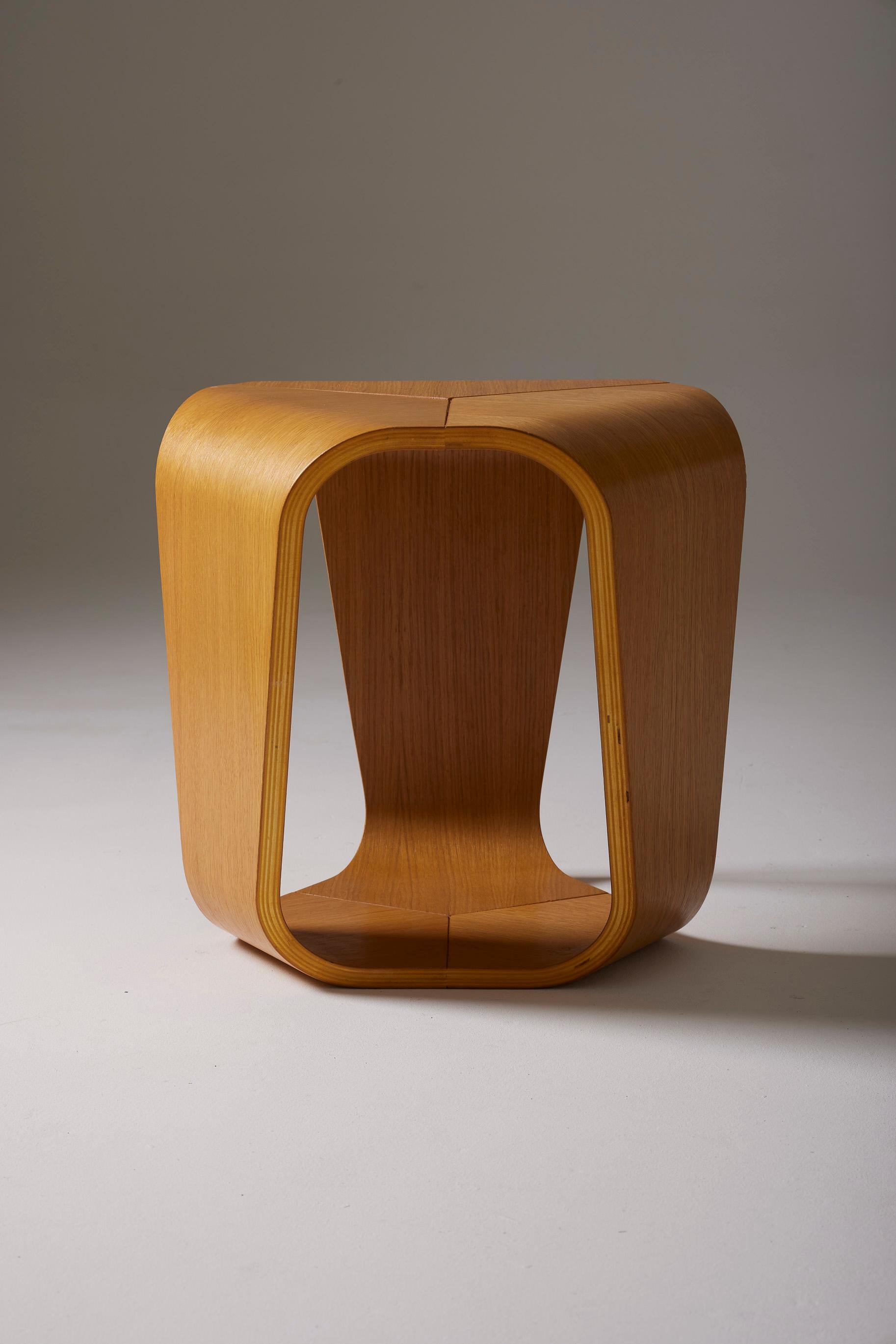 Wooden stool by Enrico Cesana In Good Condition For Sale In PARIS, FR