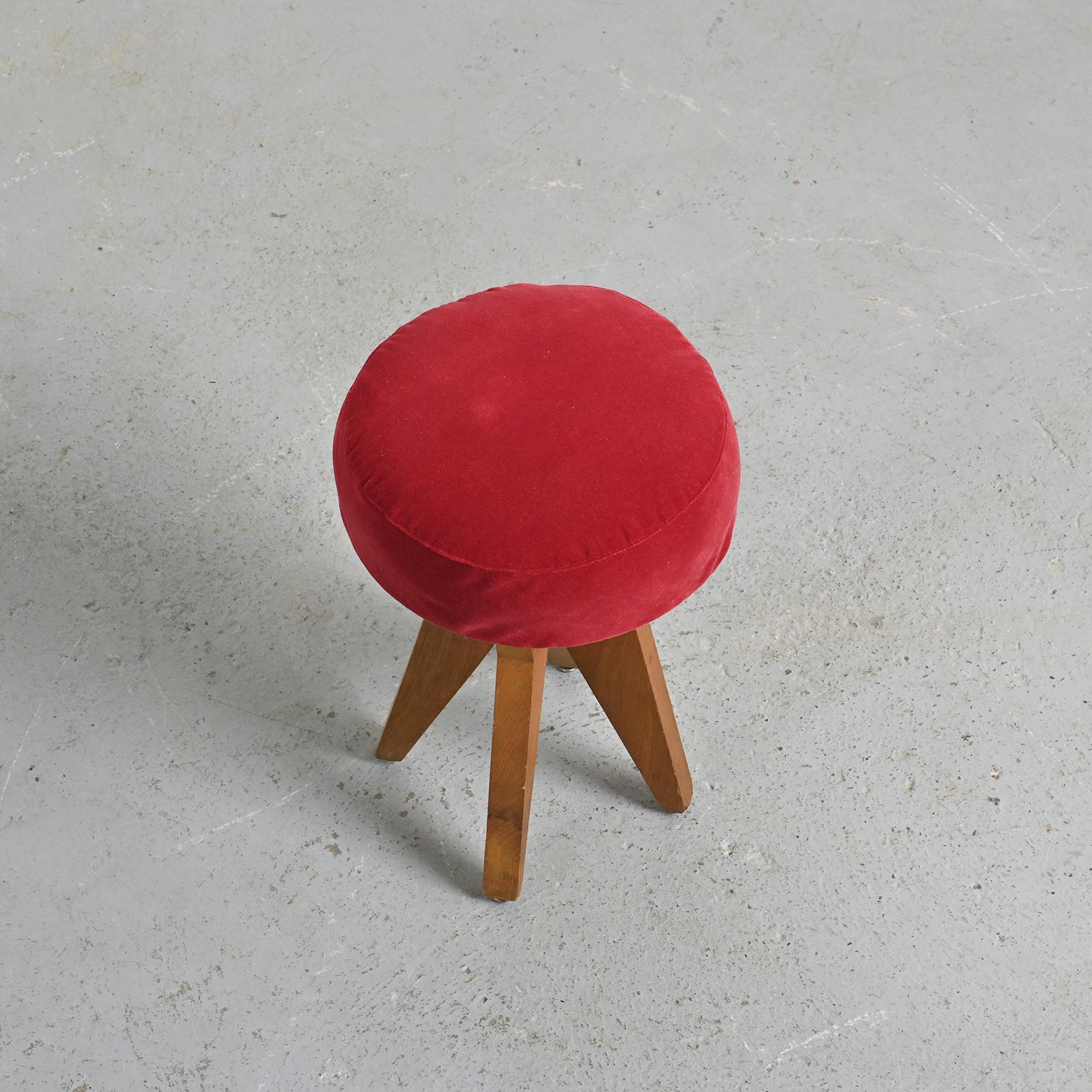 Holzhocker von Henry Jacques Le Même, Frankreich, um 1949 (Samt) im Angebot