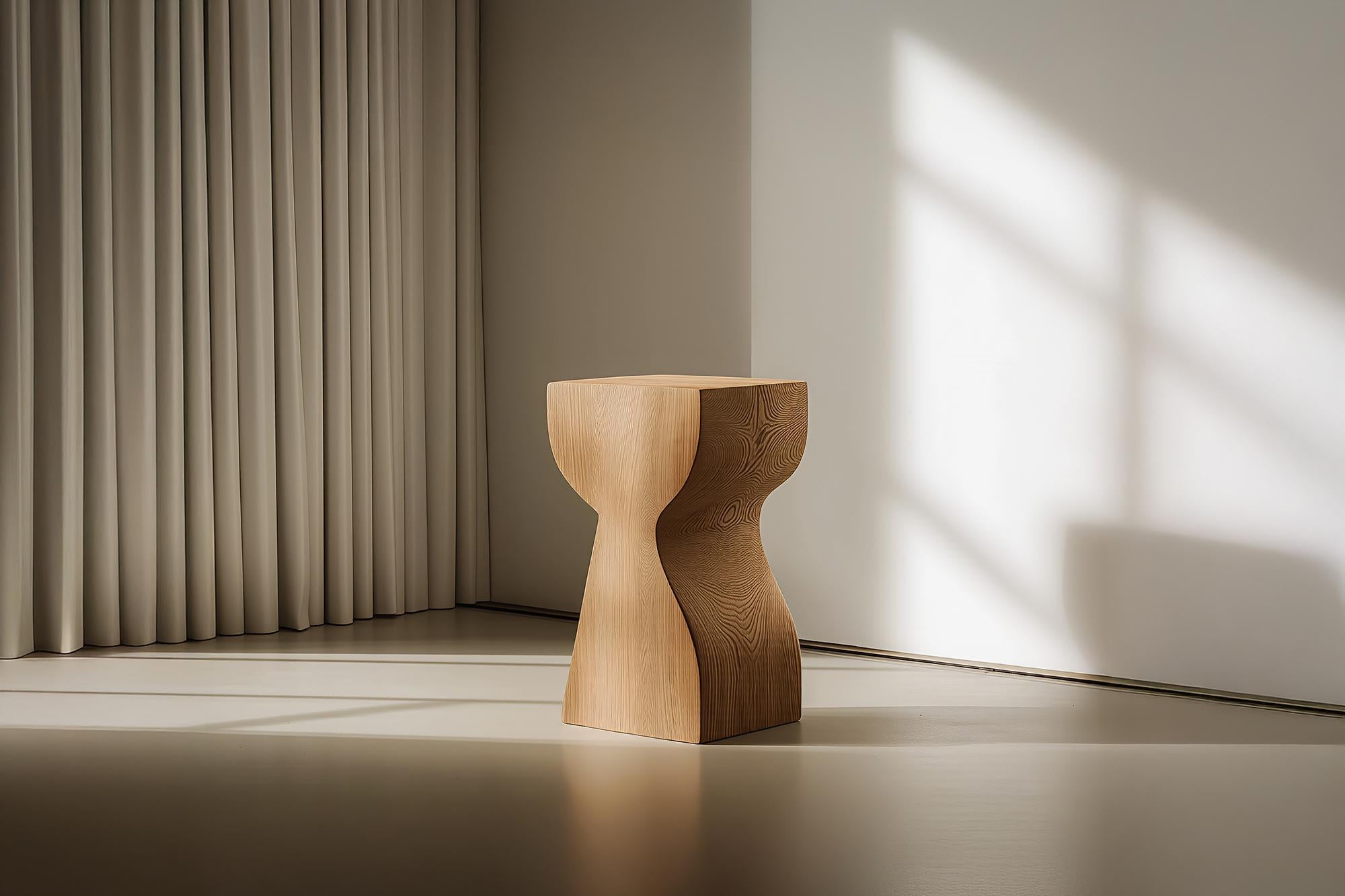 Tabouret en bois Socle No72, Mobilier d'intérieur minimal par Joel Escalona

Socle table d'appoint, table auxiliaire, table de nuit

Socle est une petite table en bois massif conçue par l'équipe de design de NONO. Fabriquée en bois massif, sa