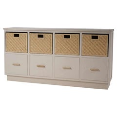 Meuble de rangement en bois avec paniers