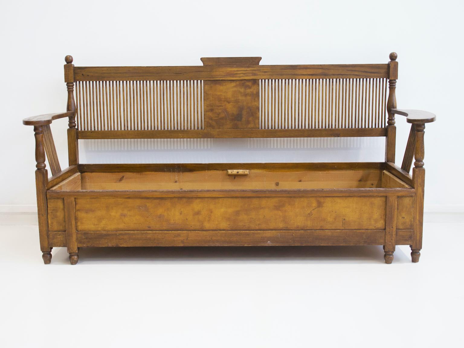 Schwedisches Holz-Sofa, entworfen von Carl Westman im Angebot 1