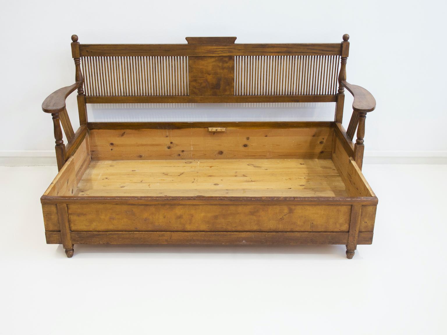 Schwedisches Holz-Sofa, entworfen von Carl Westman im Angebot 2