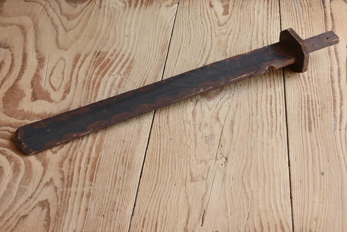 Holz Schwert eines alten japanischen Buddha aus Holz / 1800-1900 / Wandmontiertes Objekt im Angebot 1