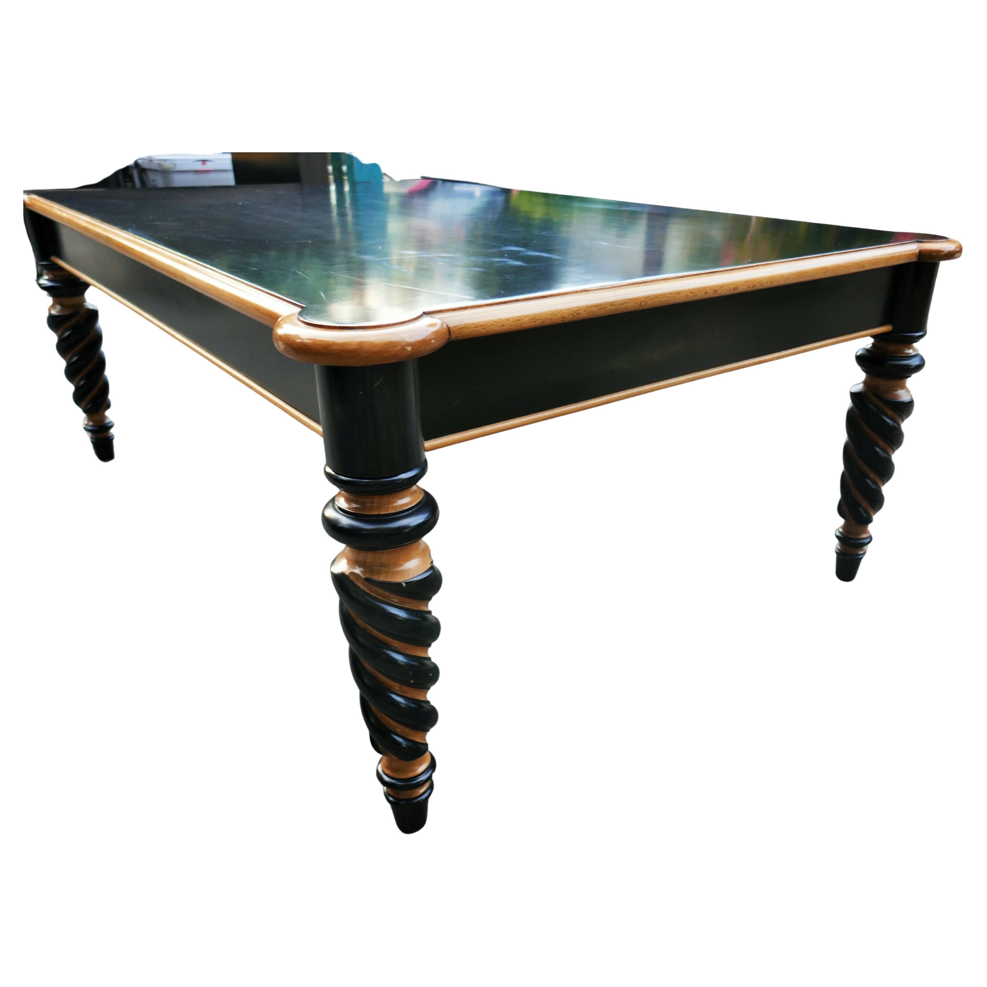 Italian Wooden table in vendita