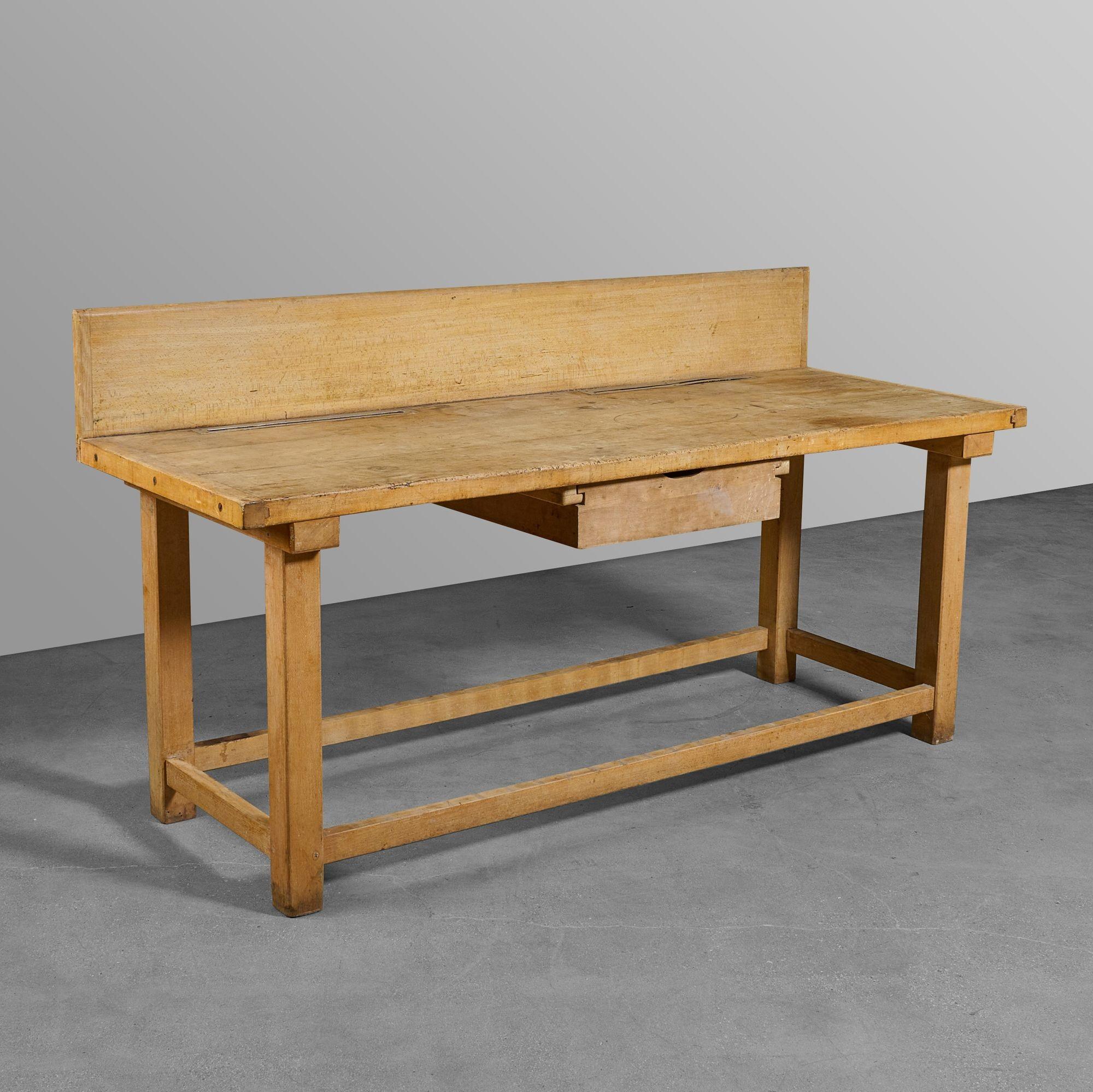 Holztisch (20. Jahrhundert) im Angebot