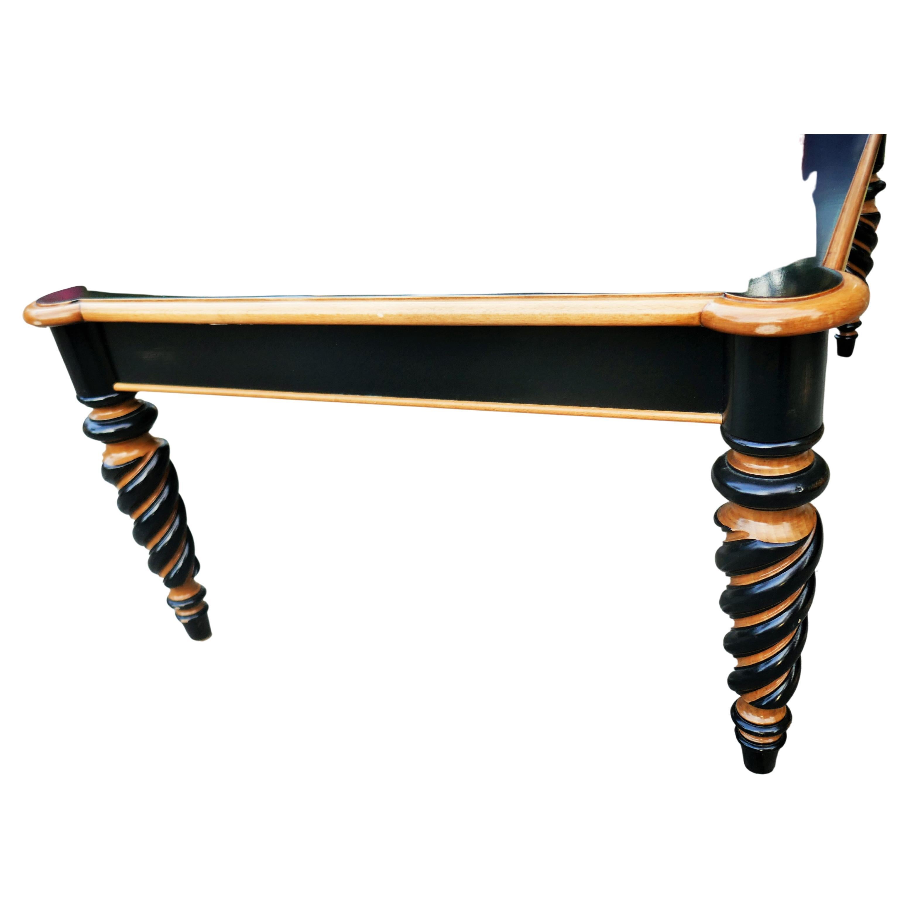 Periodo contemporaneo Wooden table in vendita