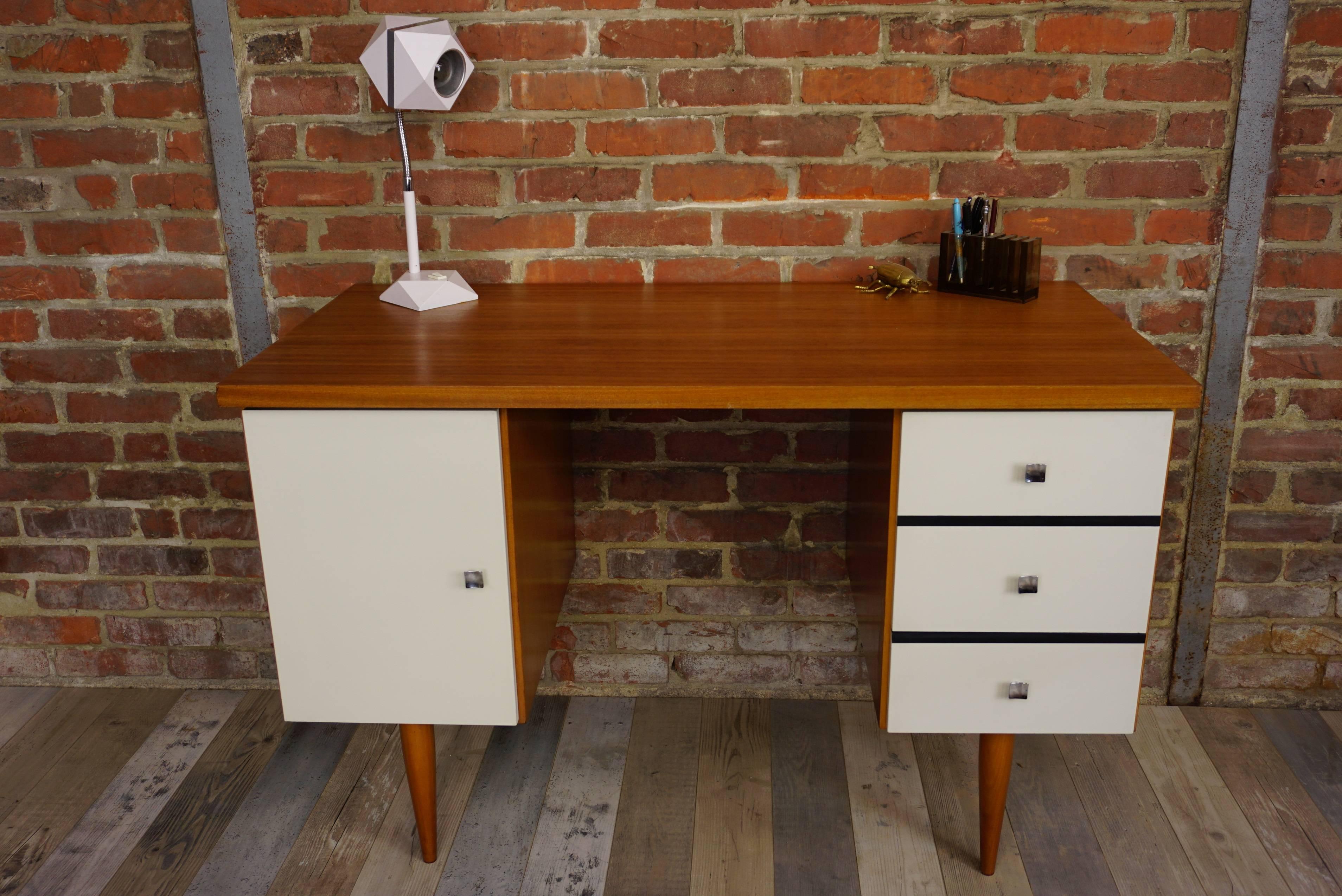 Wooden Teak and White Lacquer Desk Design from the 1960s 5