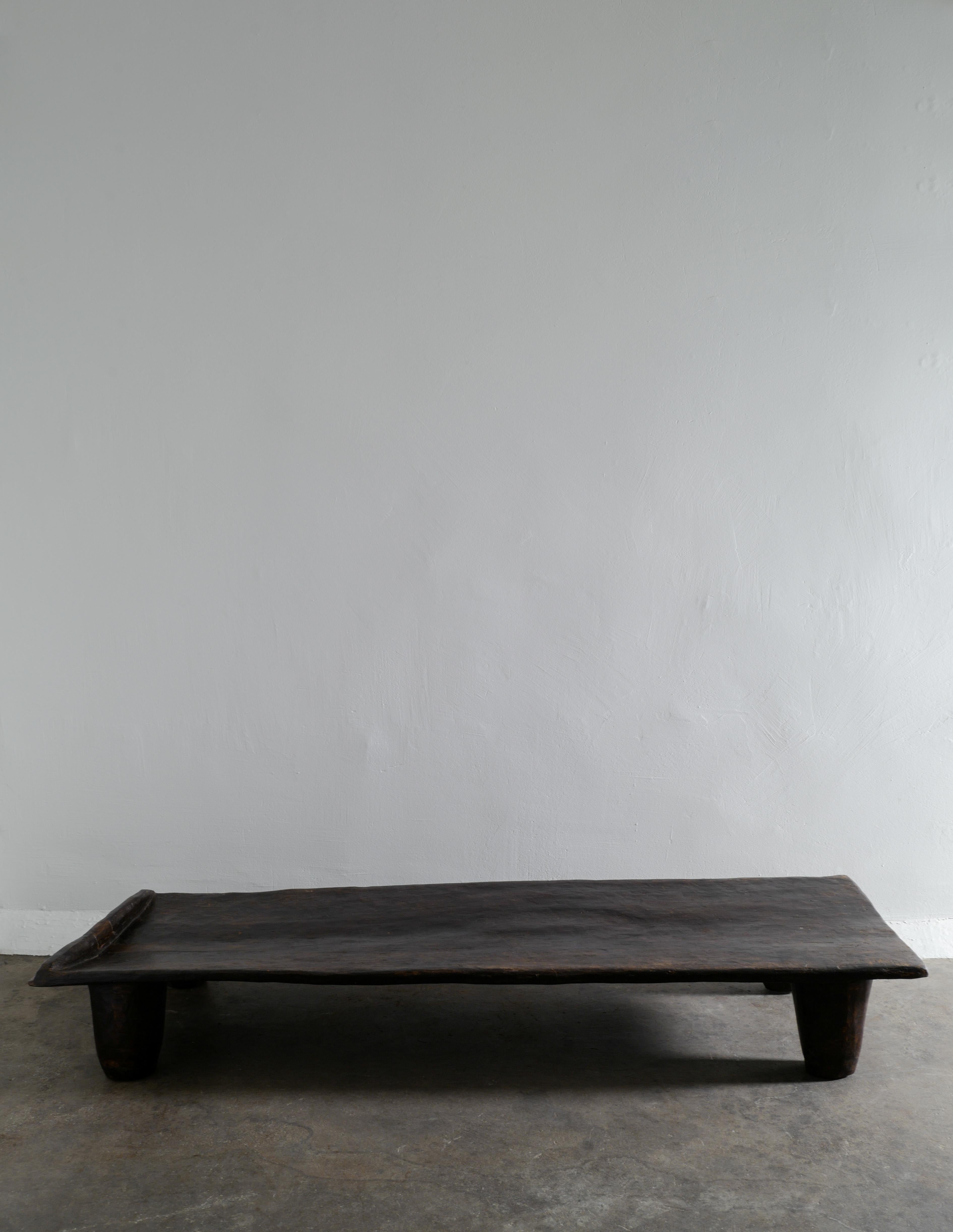 table basse wabi sabi