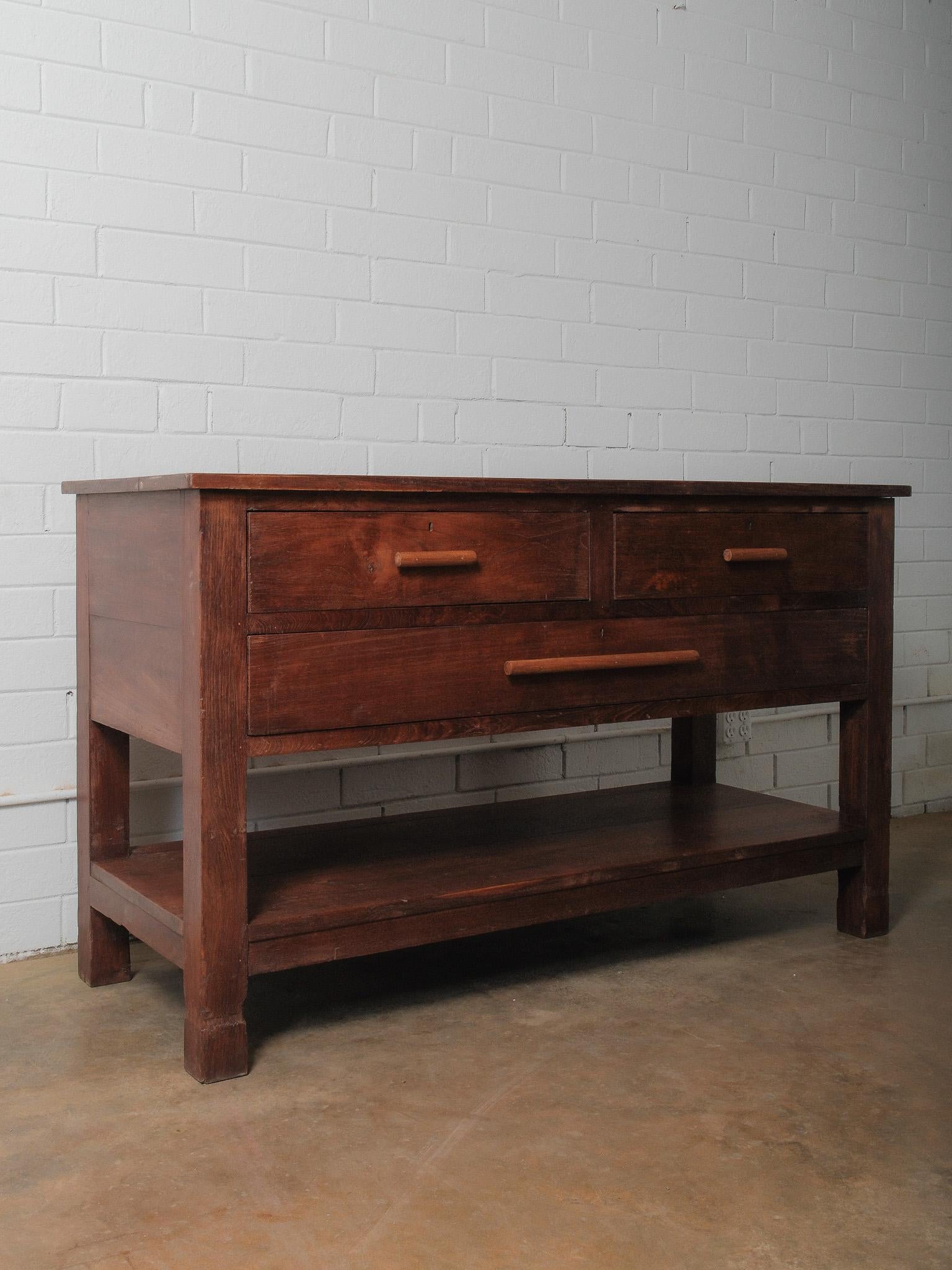 Indien Wooden Three-Drawer Console with Lower Shelf en vente
