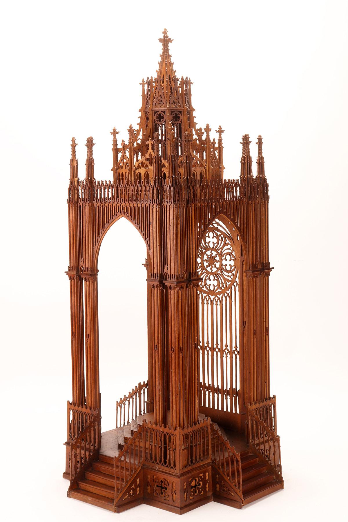 Fruitwood Wooden throne for Eucharistic exposition, Italy 1870. 