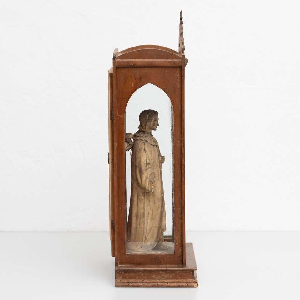 Traditionelle Holzfigur eines Heiligen in einer Niche, um 1950 (Spanisch) im Angebot