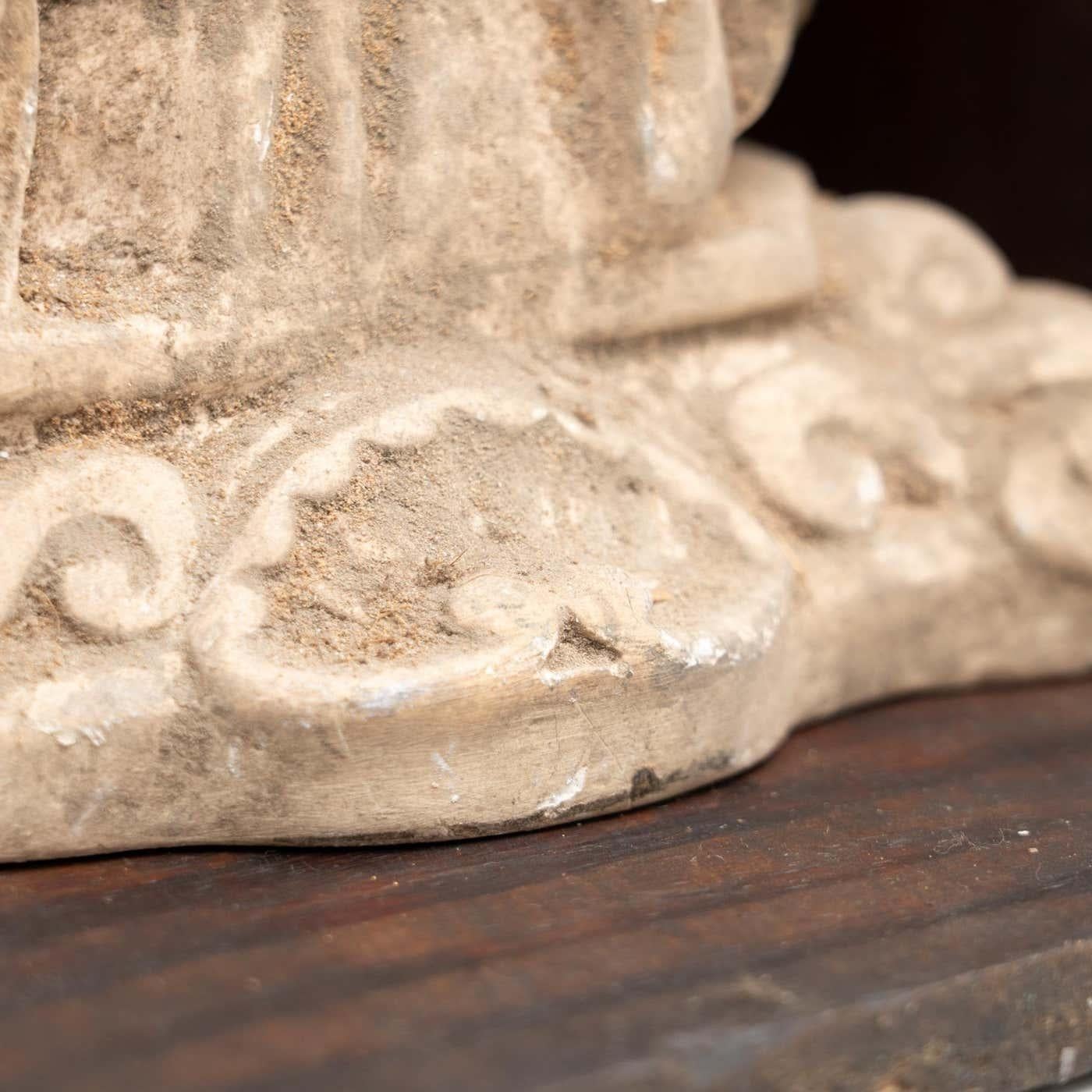 Figura tradizionale in legno in una nicchia di un santo, 1950 circa In condizioni buone in vendita a Barcelona, ES