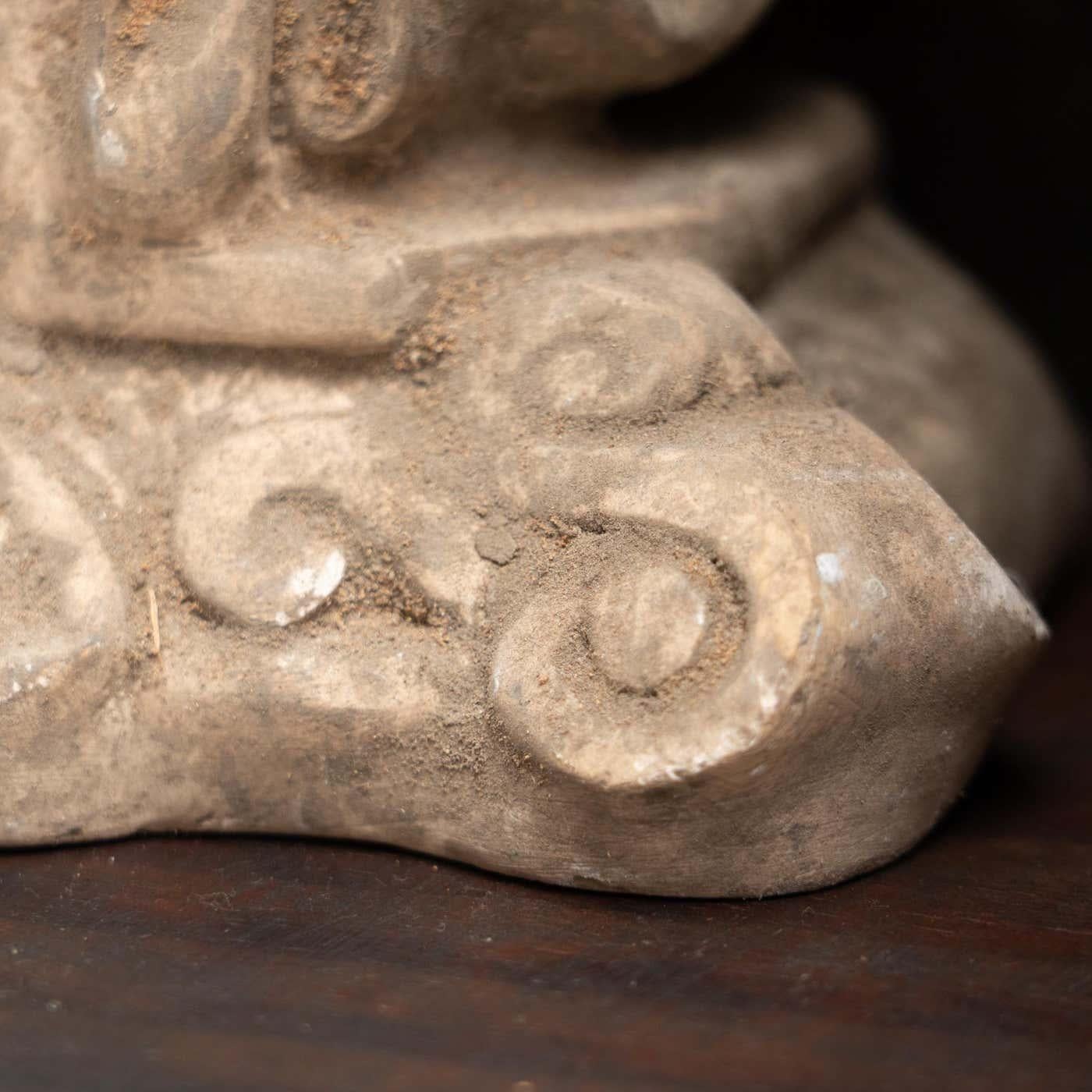 Legno Figura tradizionale in legno in una nicchia di un santo, 1950 circa in vendita