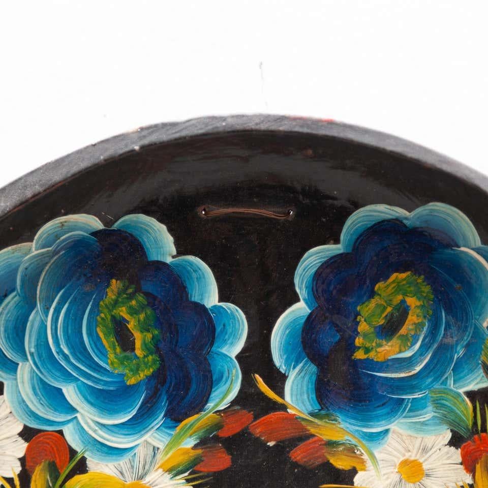 Wooden Traditional Hand Painted Plate, circa 1960 For Sale 3