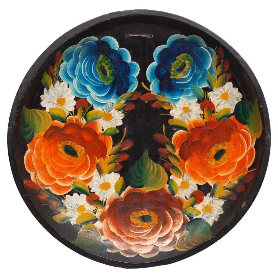 Wooden Traditional Hand Painted Plate, circa 1960 For Sale 6