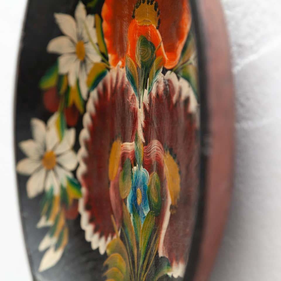Wooden Traditional Hand Painted Plate circa 1960 For Sale 1