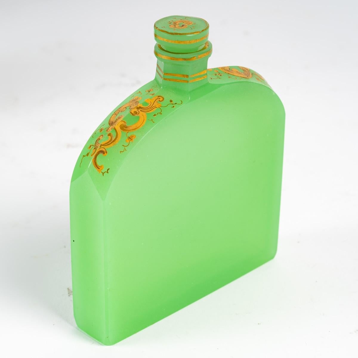 Wooden Travel Box with Green Opaline Bottles, 19th Century For Sale 2