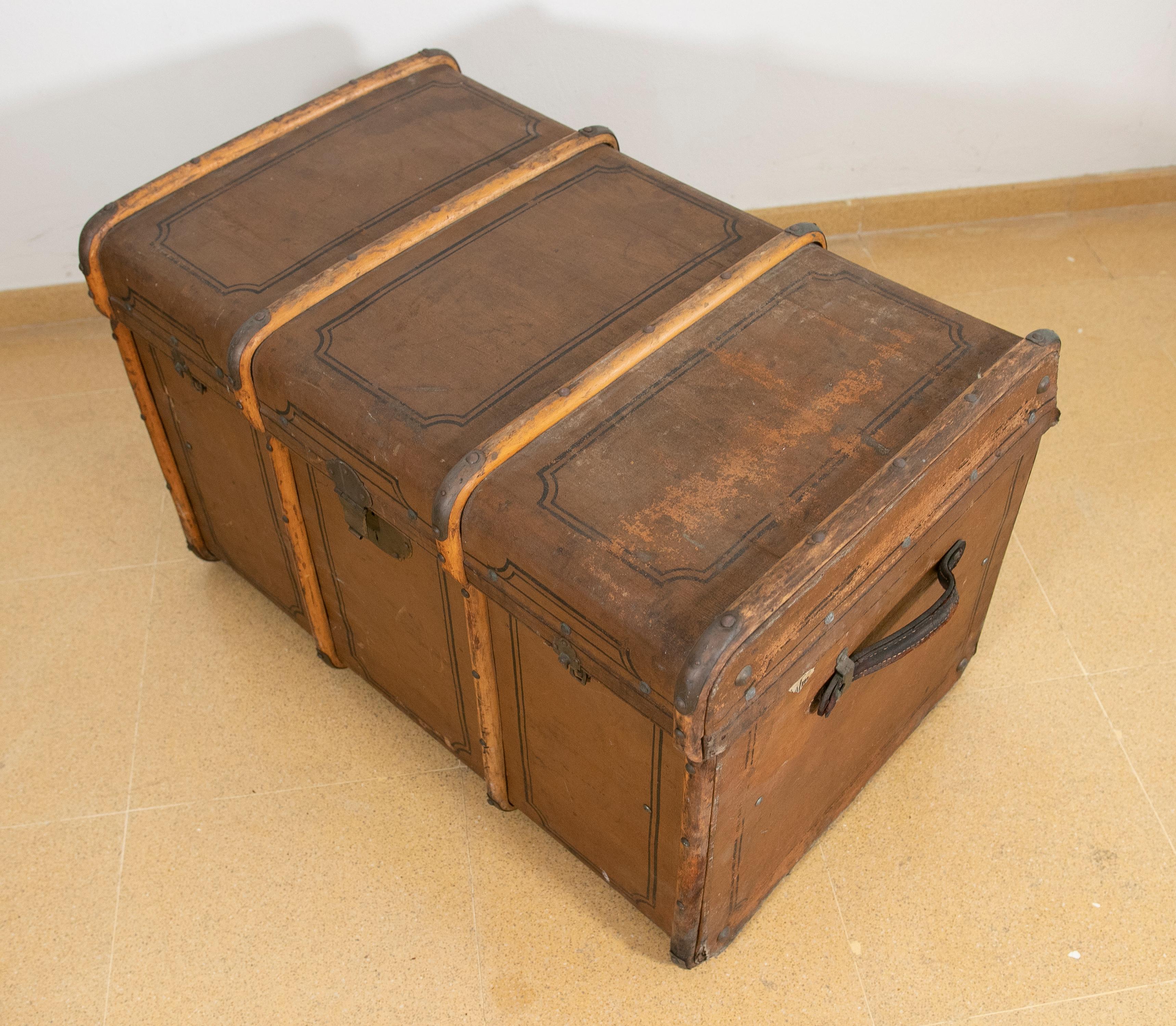 Wooden Travel Case Lined and Hand Painted  with Wooden Protections For Sale 7