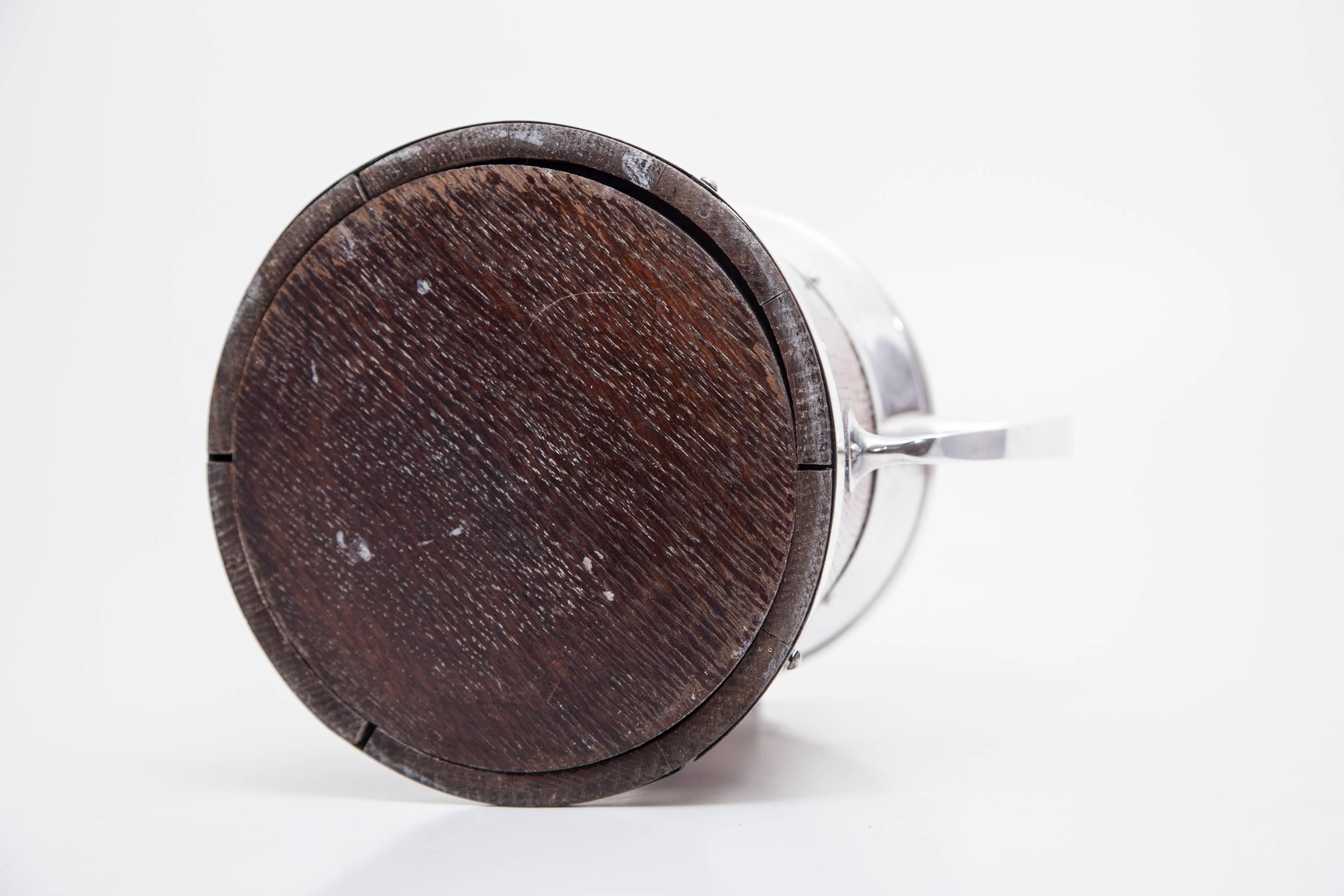  19th Century Treen Ice Bucket with Crest Embellishment and Liner For Sale 1