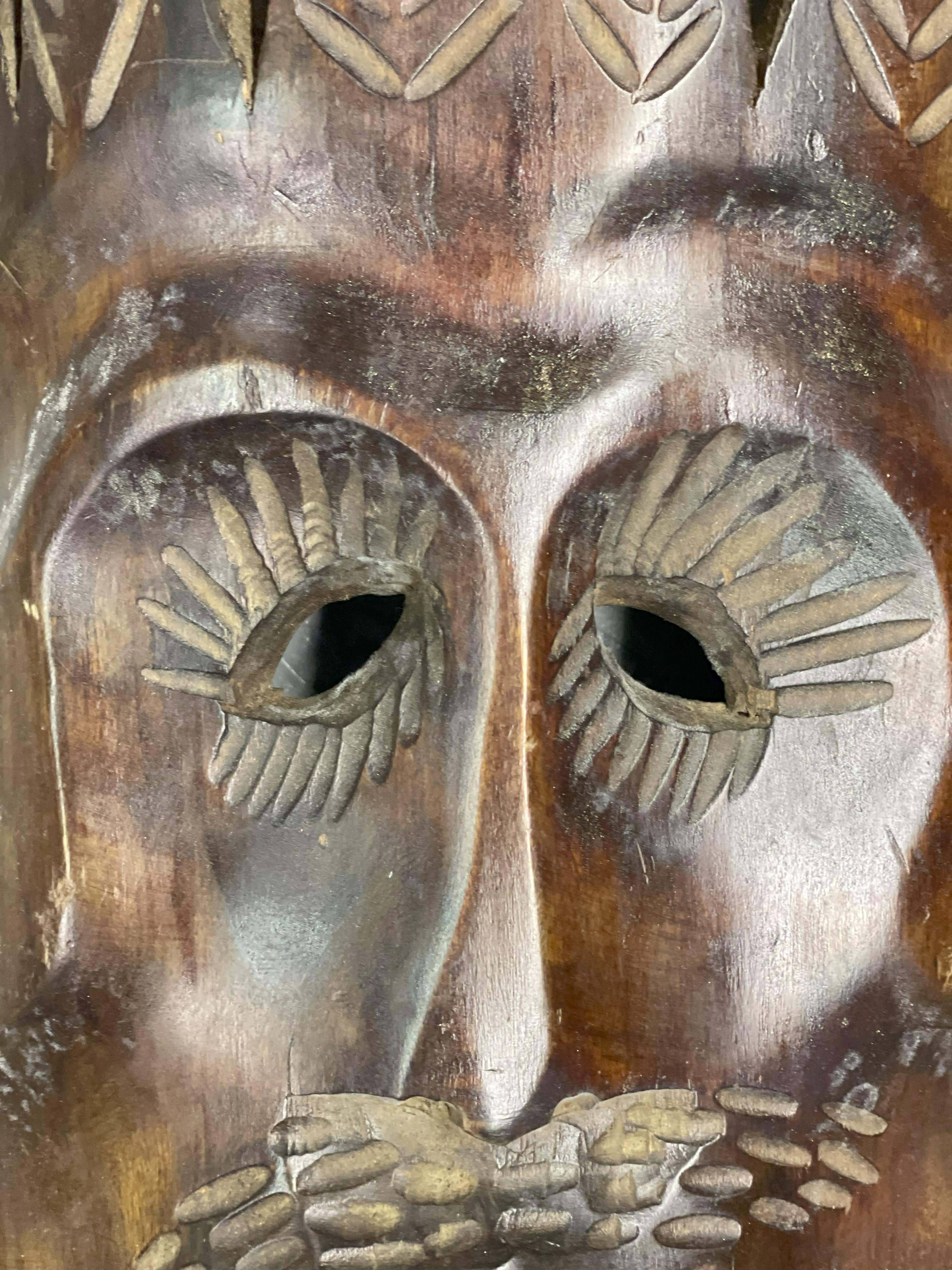 XIX secolo Maschera tribale in legno in vendita