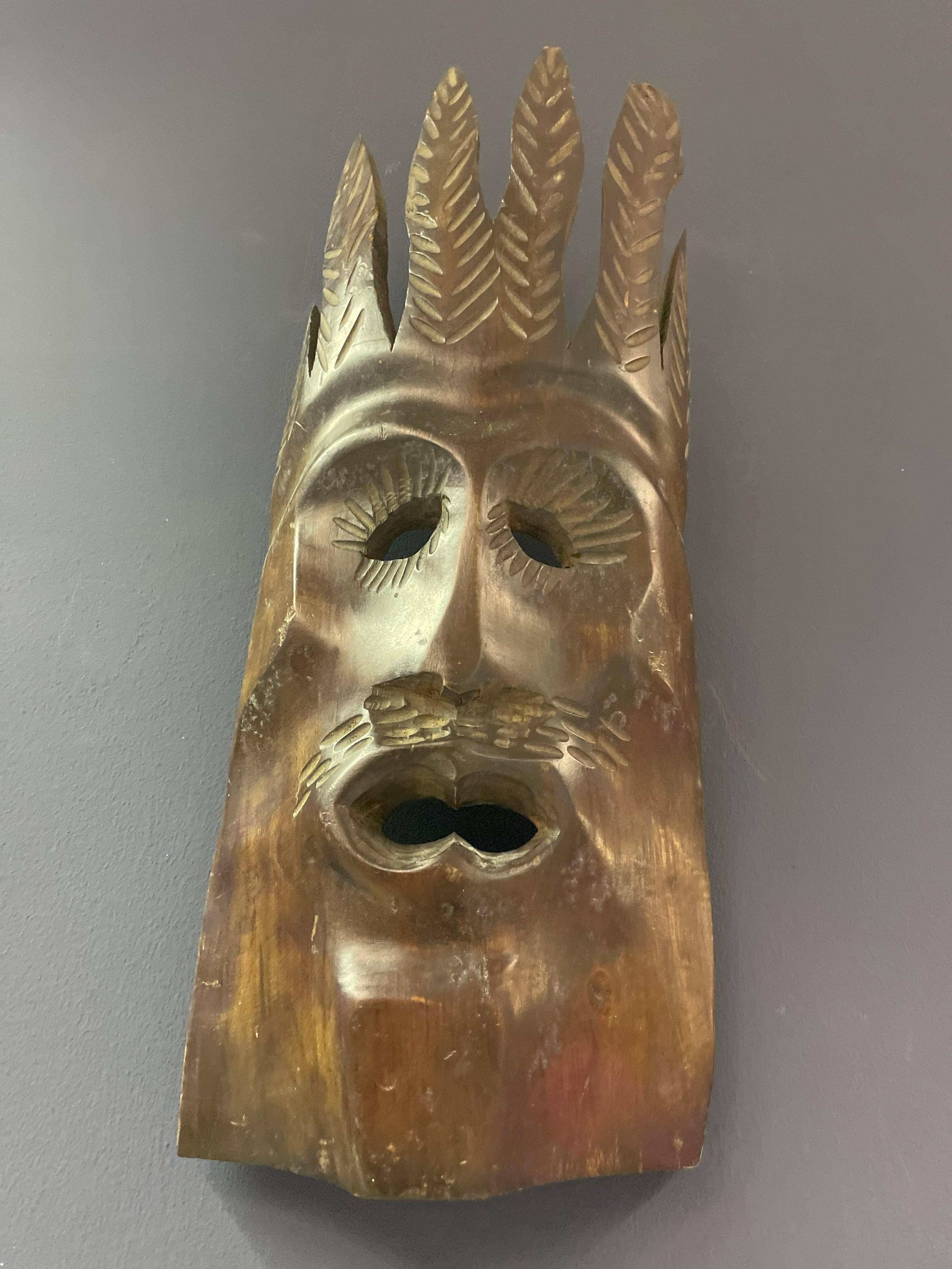 Maschera tribale in legno in vendita 3