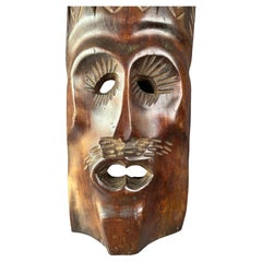Máscara tribal de madera