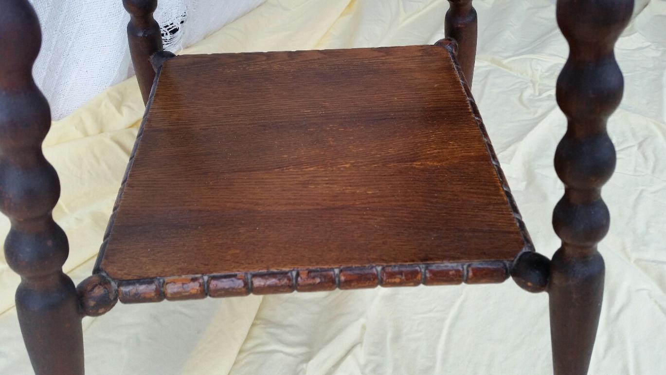 Wooden Turned Leg Side Table with Bottom Shelf In Good Condition In Nantucket, MA