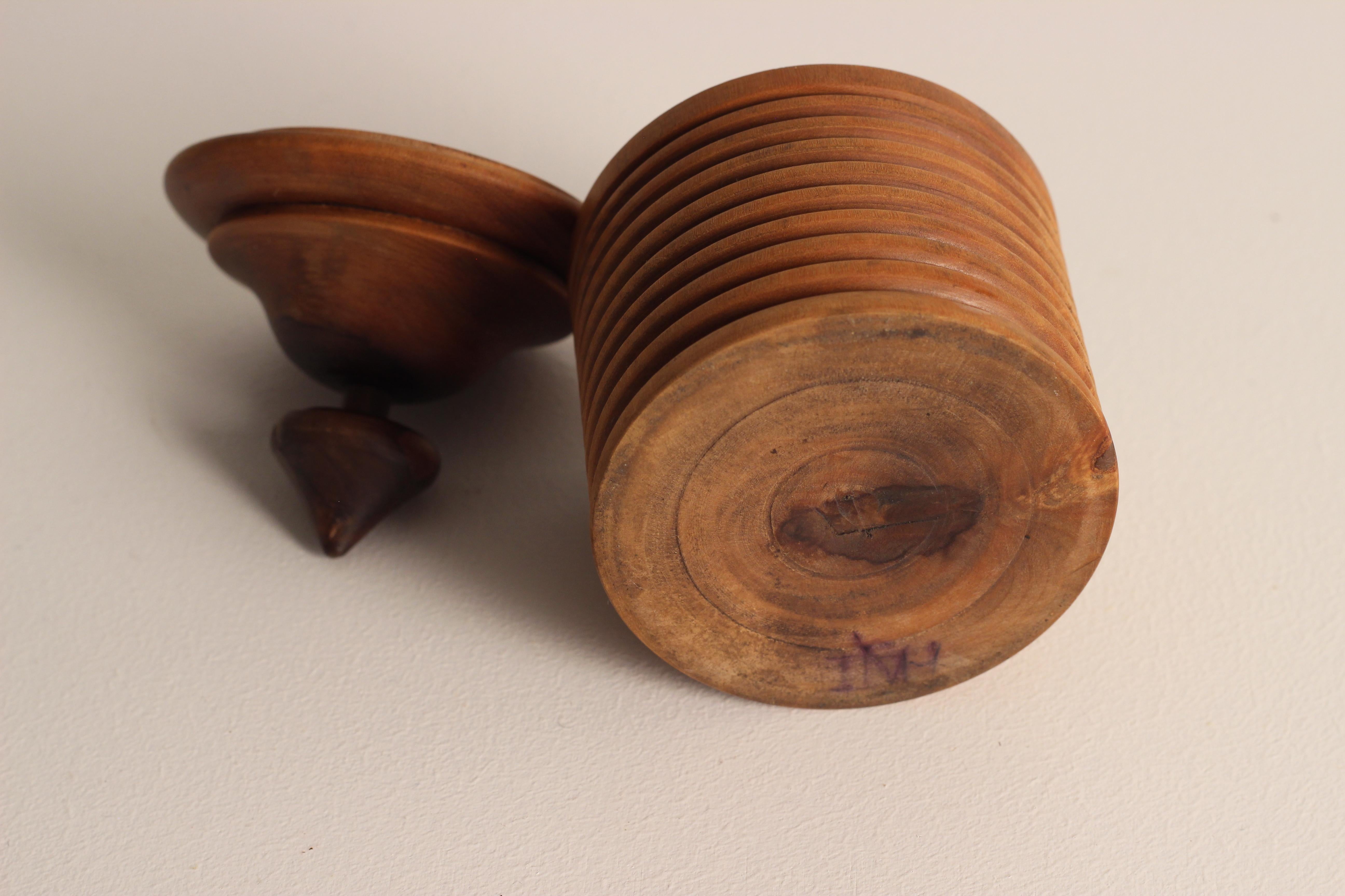 Wooden Turned Treen Pot, Container or Vide Pouche, England Late 20th Century For Sale 2