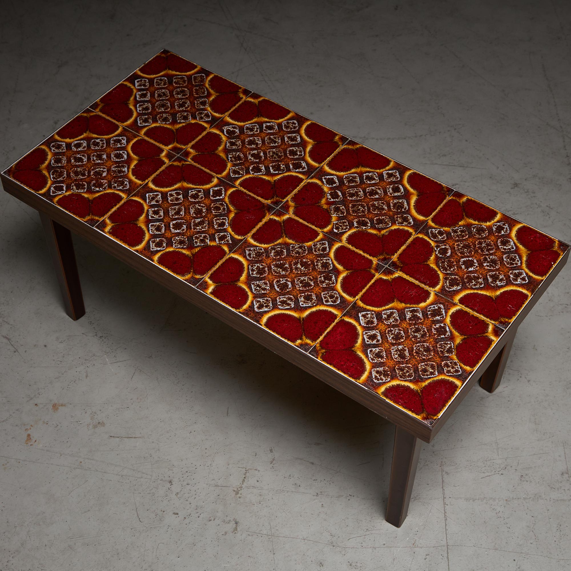 Table d'appoint en placage de bois avec plateau en céramique à fleurs colorées, 1970 en vente 1