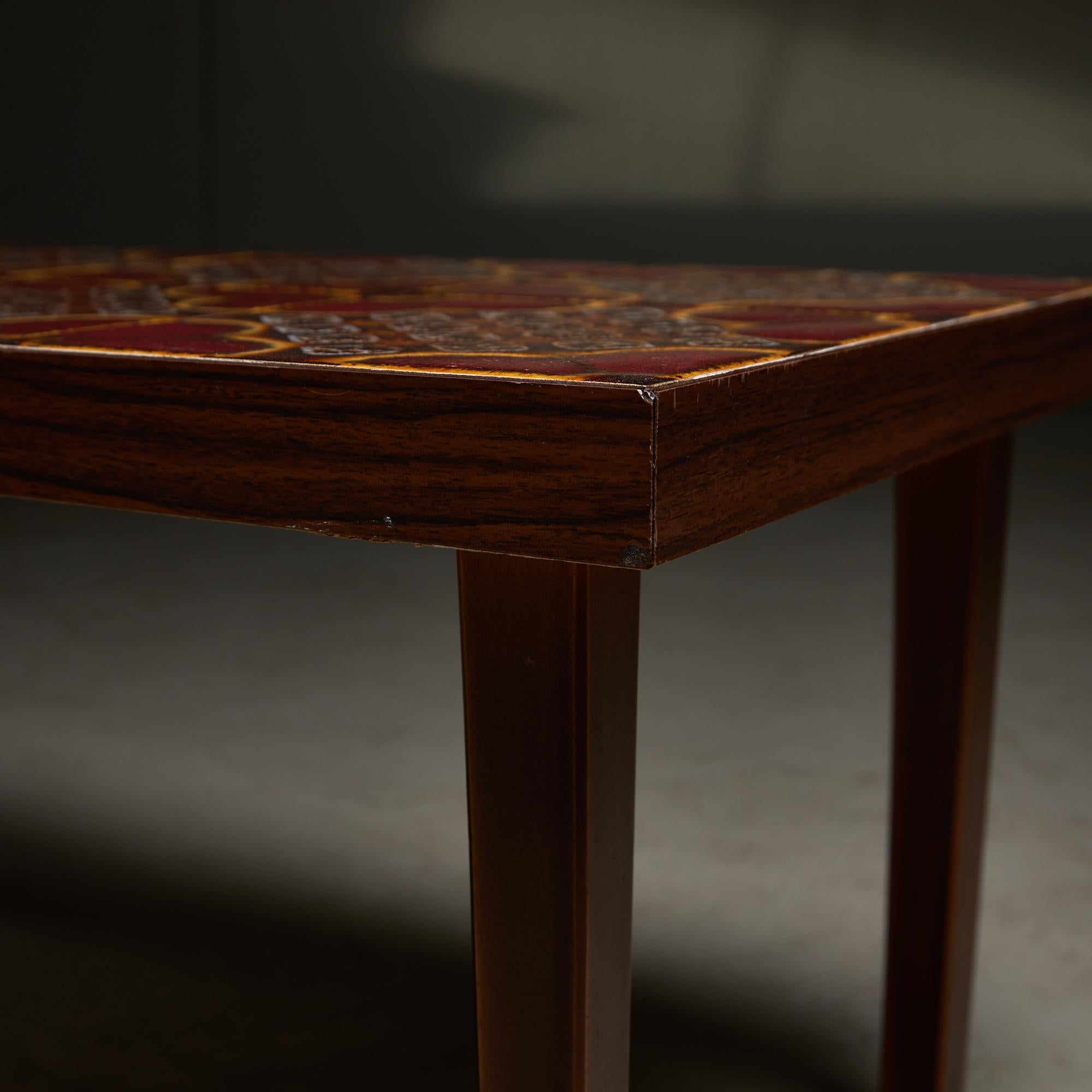 Table d'appoint en placage de bois avec plateau en céramique à fleurs colorées, 1970 en vente 4