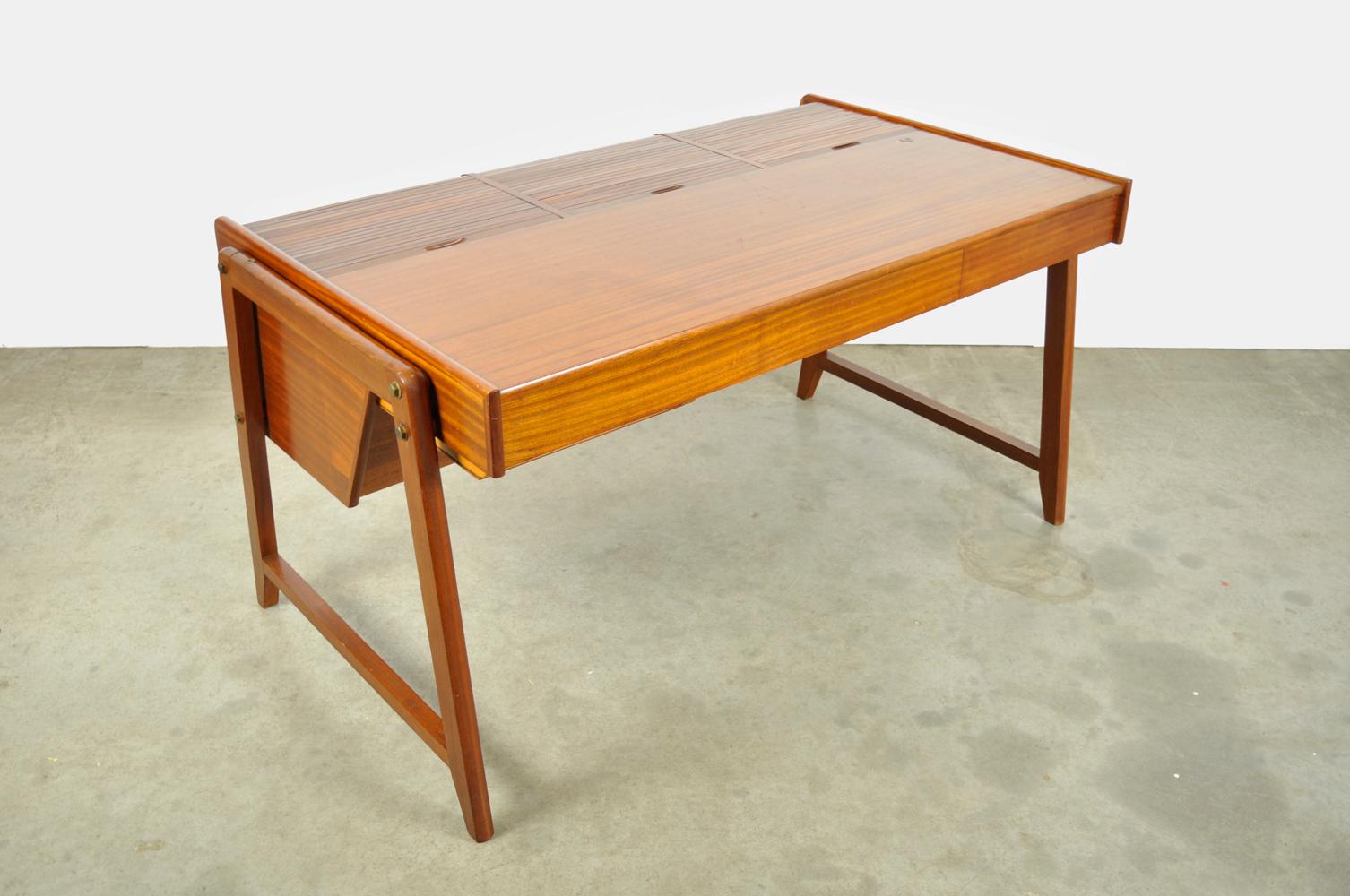 Wooden Vintage Design Desk by Clausen & Maerus for Eden, 1960s In Good Condition In Denventer, NL