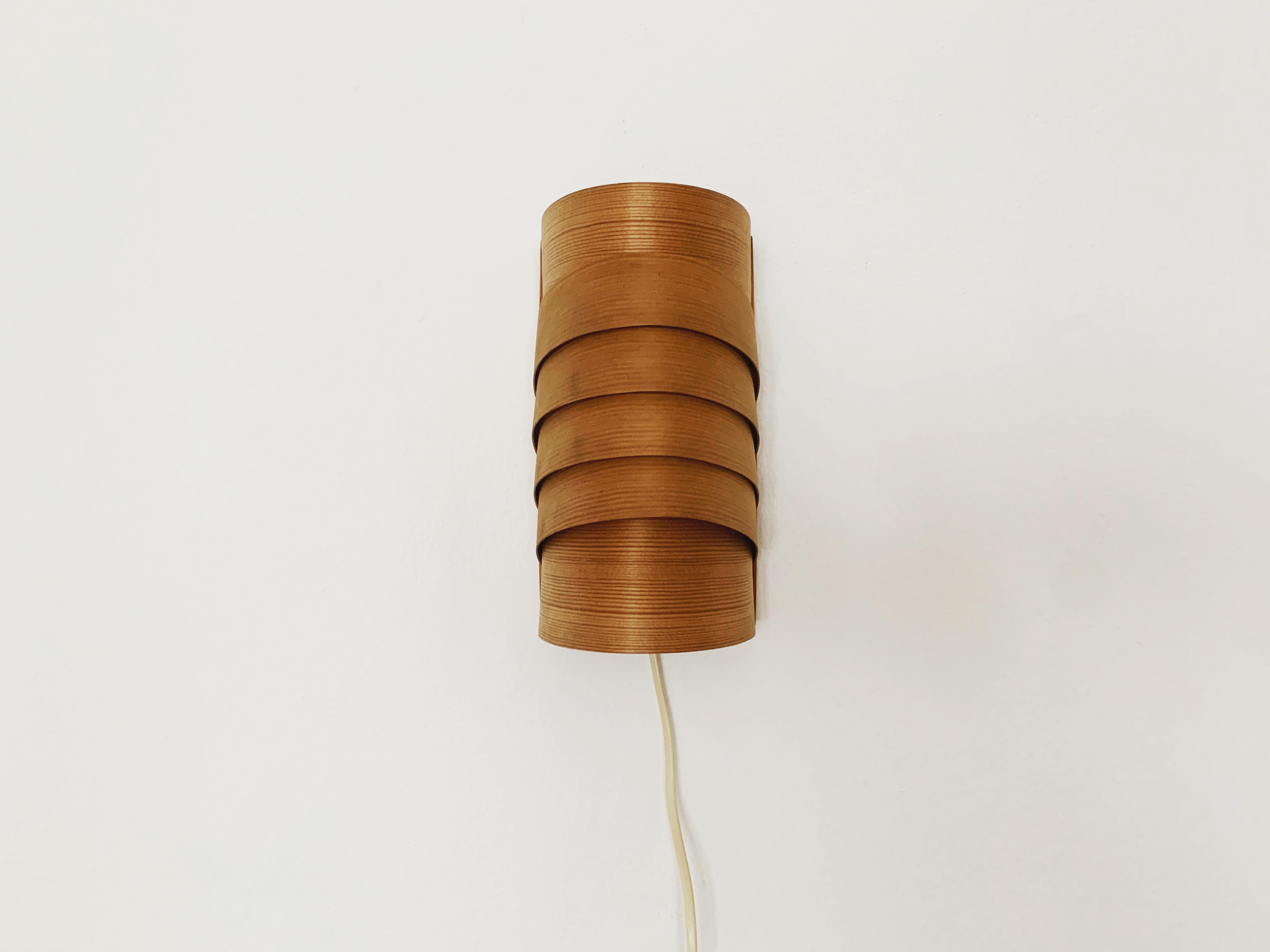 Wooden Wall Lamp by Hans Agne Jakobsson In Good Condition For Sale In München, DE
