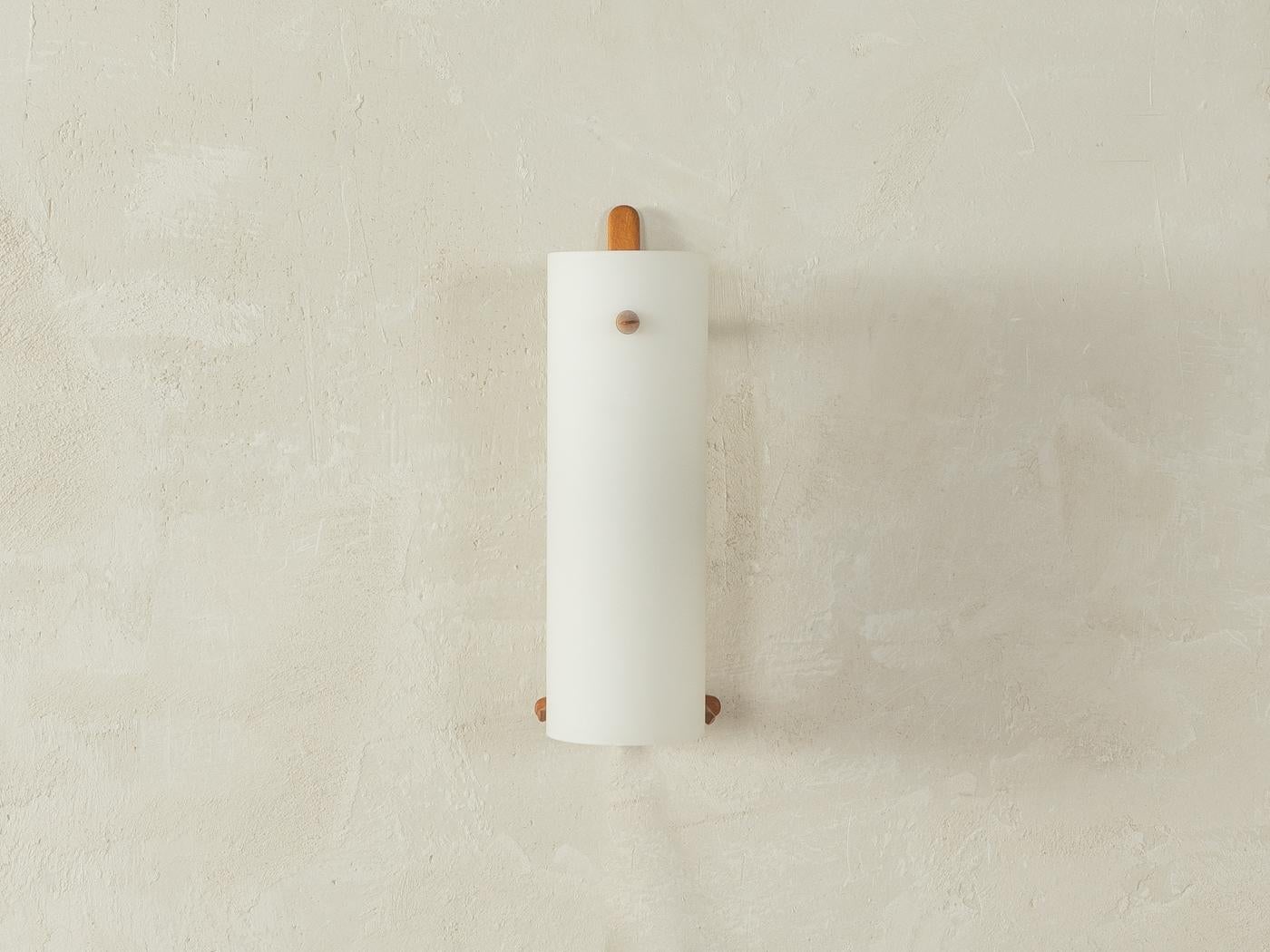 Svedese Lampada da parete in legno di Uno & Östen Kristiansson, Luxus in vendita