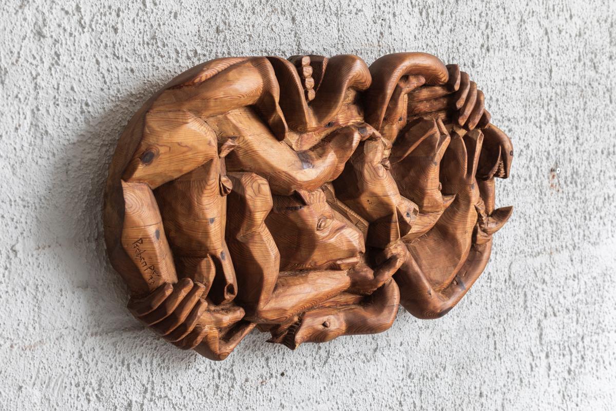 Wooden wall sculpture, an art carving by Preben P., Denmark, 1993 In Good Condition For Sale In Antwerpen, BE