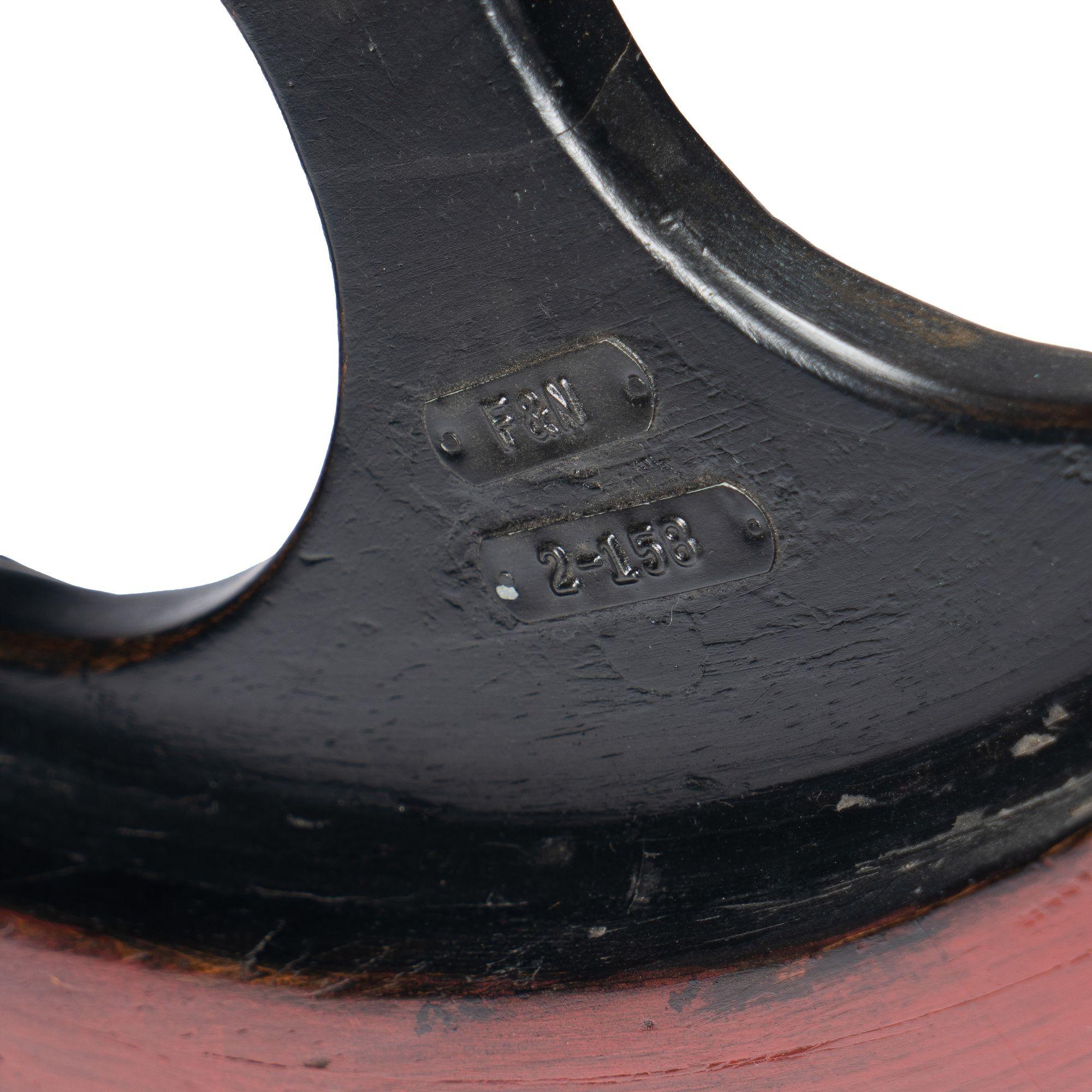 Forme de fonte de roue en bois sur Stand, 1900-20 en vente 3