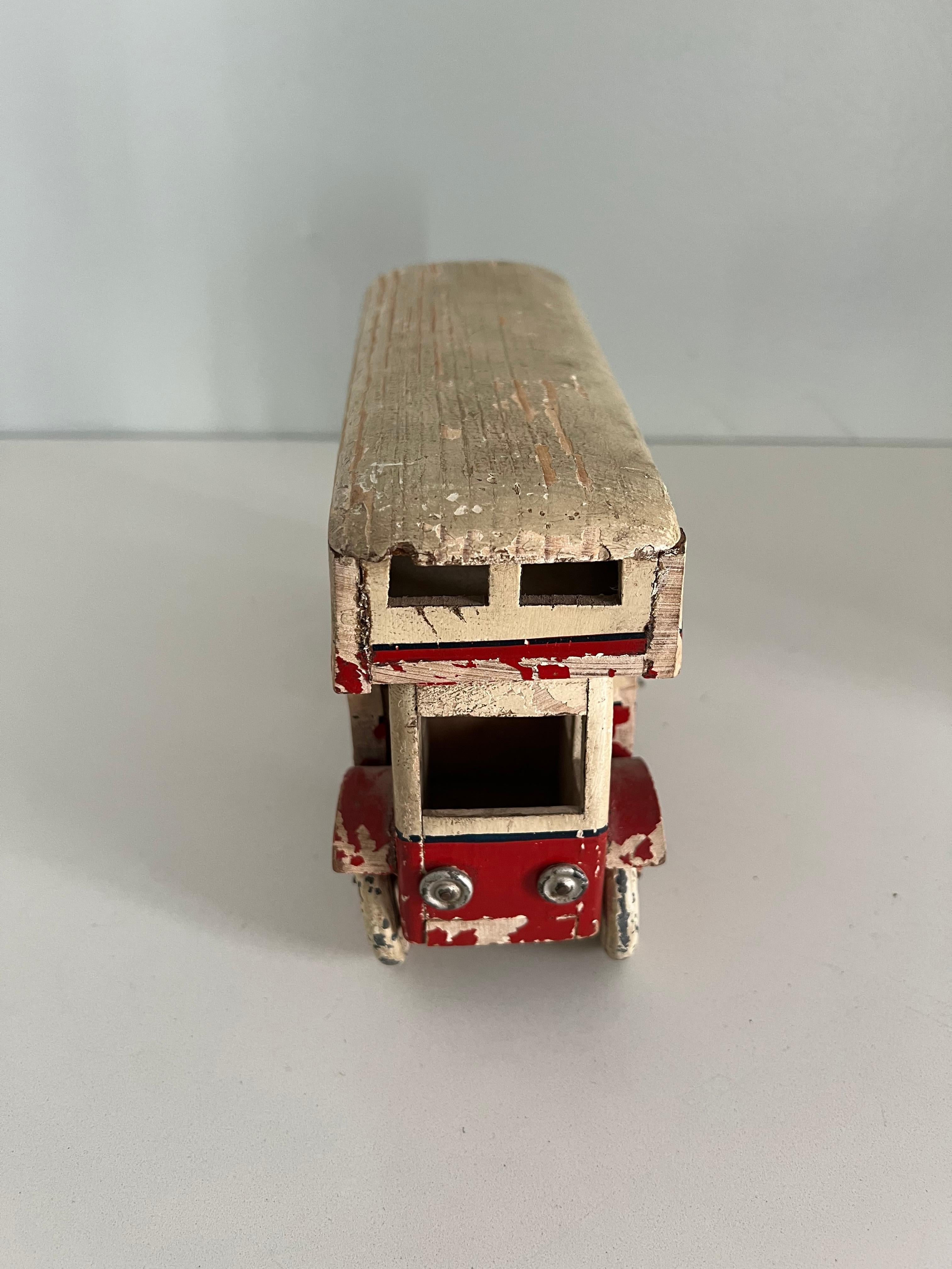 Wooden Wind-Up Double Decker Bus In Good Condition For Sale In Los Angeles, CA