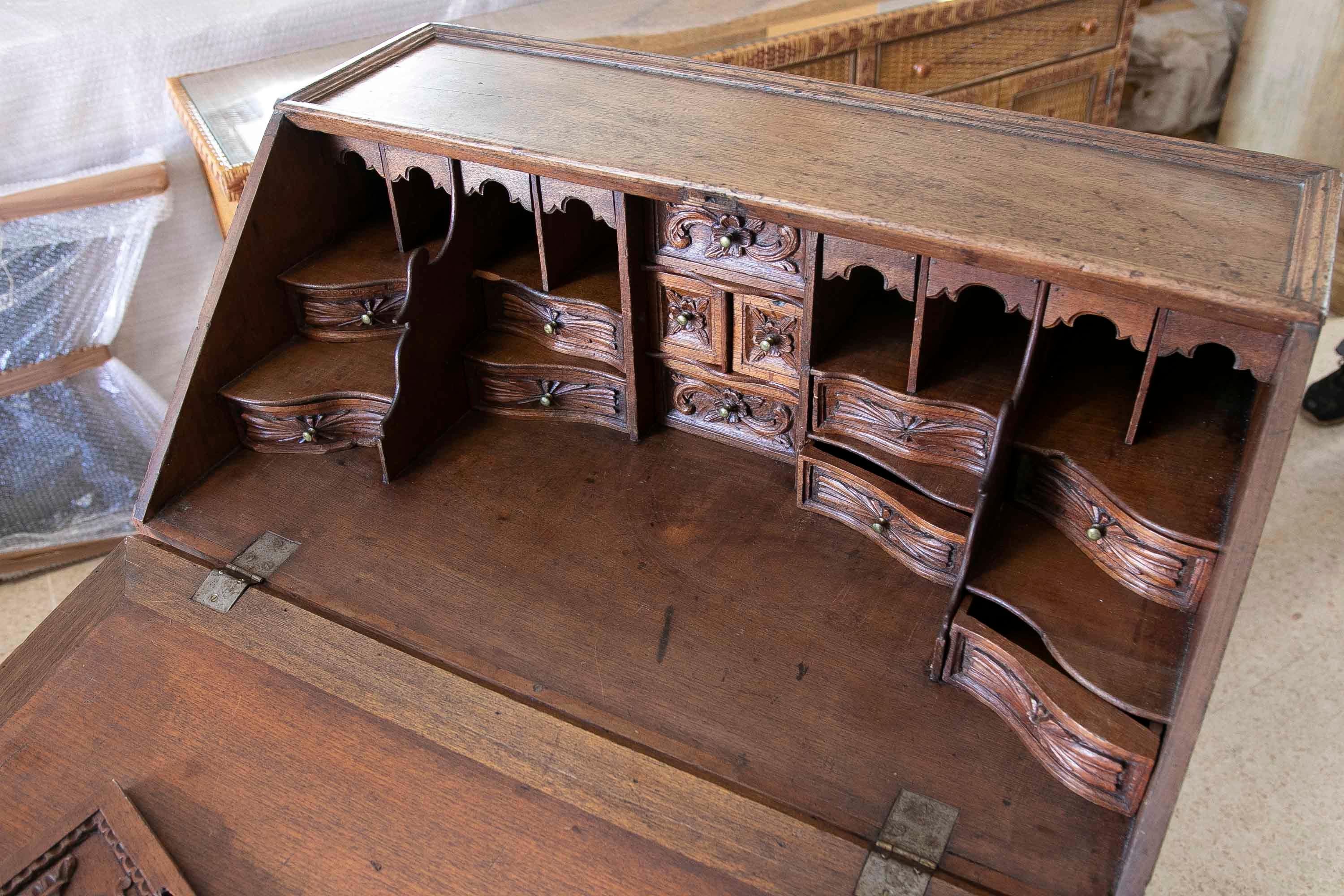 Bureau en bois avec tiroirs et porte pliante  en vente 7